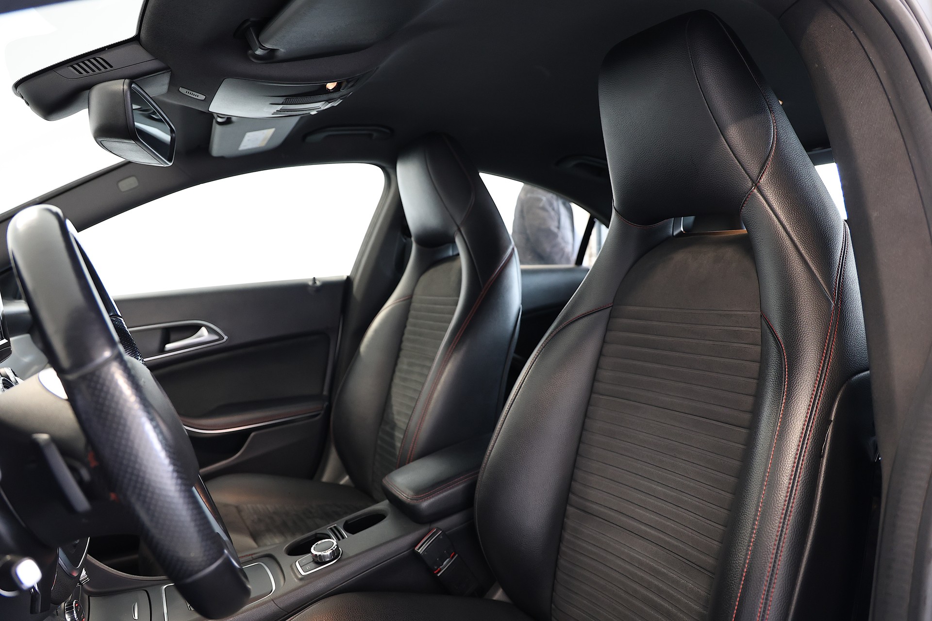 MERCEDES-BENZ CLA 45 AMG 4Matic Speedshift-image-8