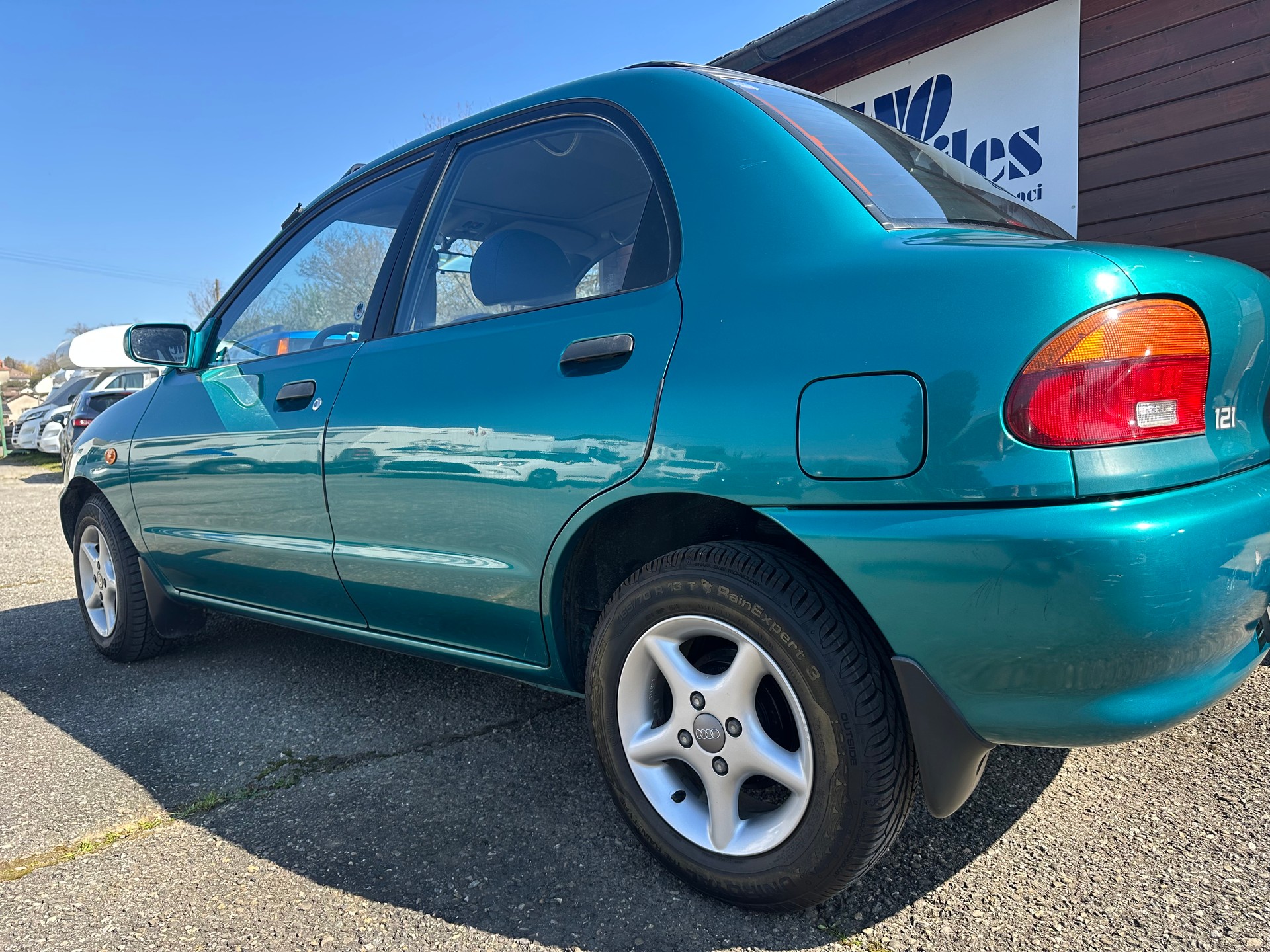 MAZDA 121 1.3i-16 C.Top Rainbow-image-19