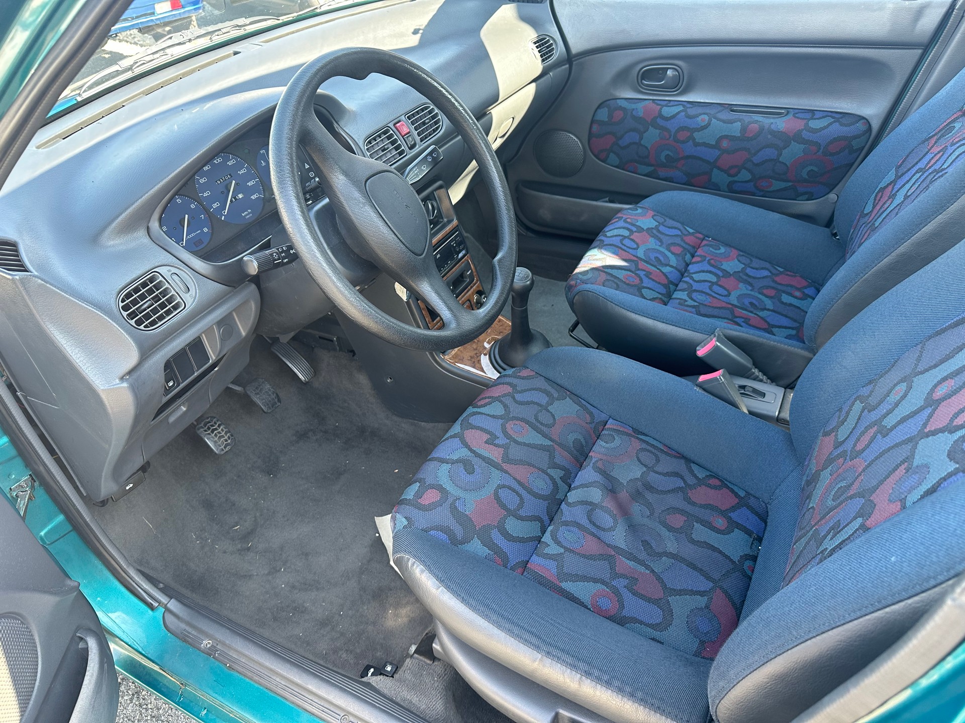 MAZDA 121 1.3i-16 C.Top Rainbow-image-9