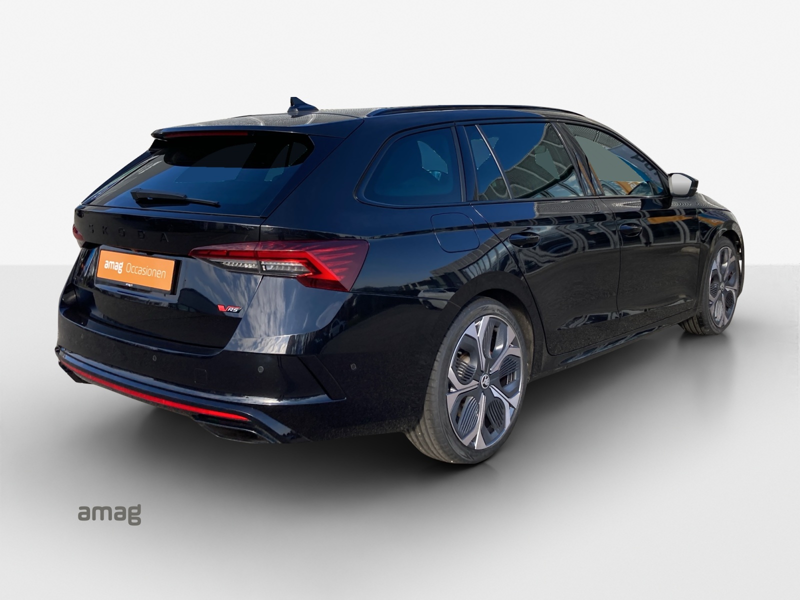 SKODA Octavia Combi 2.0 TSI DSG RS-image-4