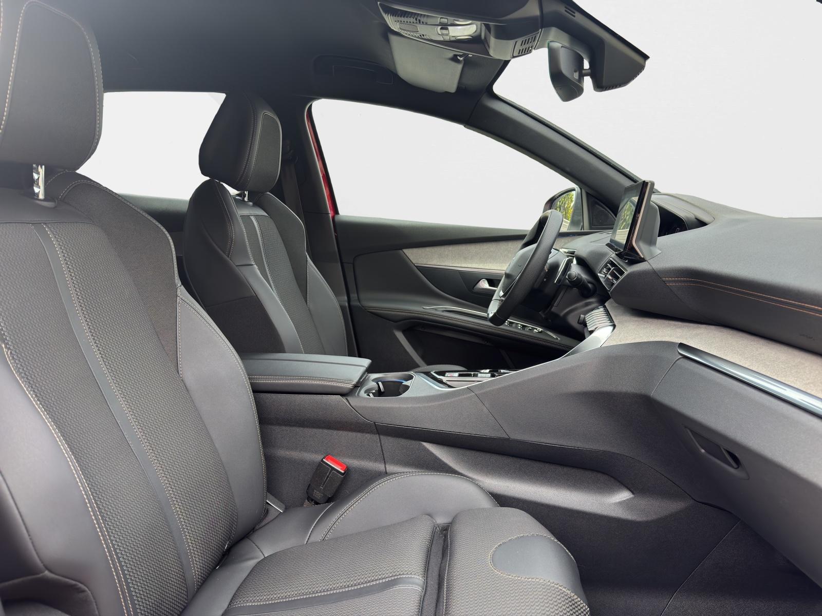 PEUGEOT 3008 GT 1.6 Plug-in Hybrid 4x4-image-13