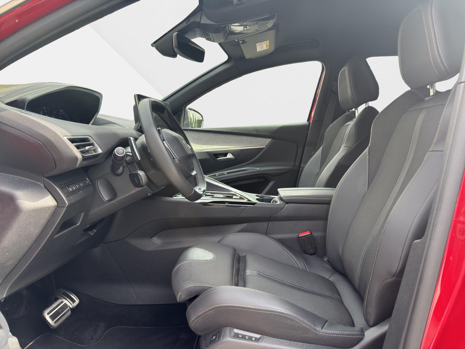 PEUGEOT 3008 GT 1.6 Plug-in Hybrid 4x4-image-8