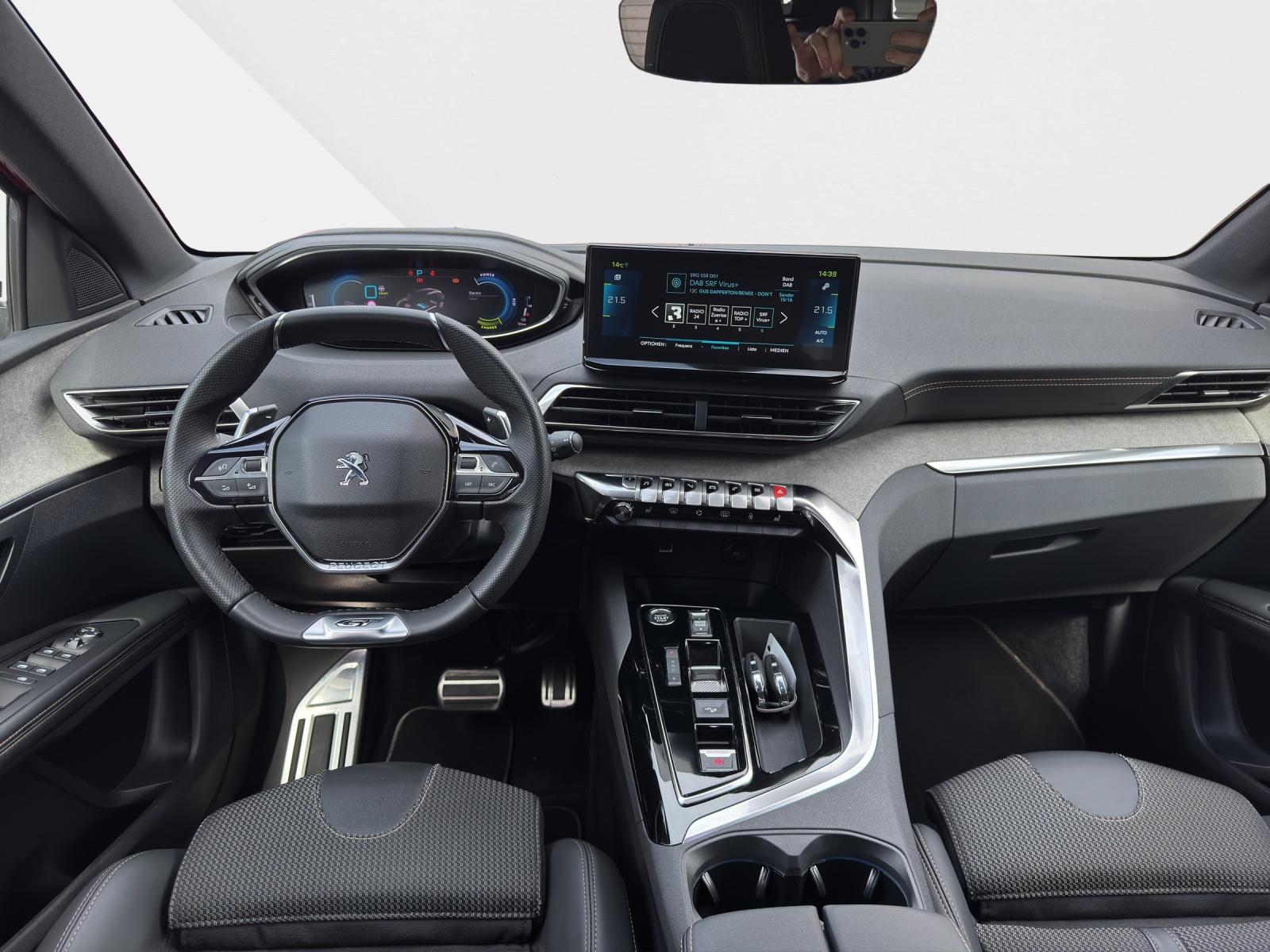 PEUGEOT 3008 GT 1.6 Plug-in Hybrid 4x4-image-11