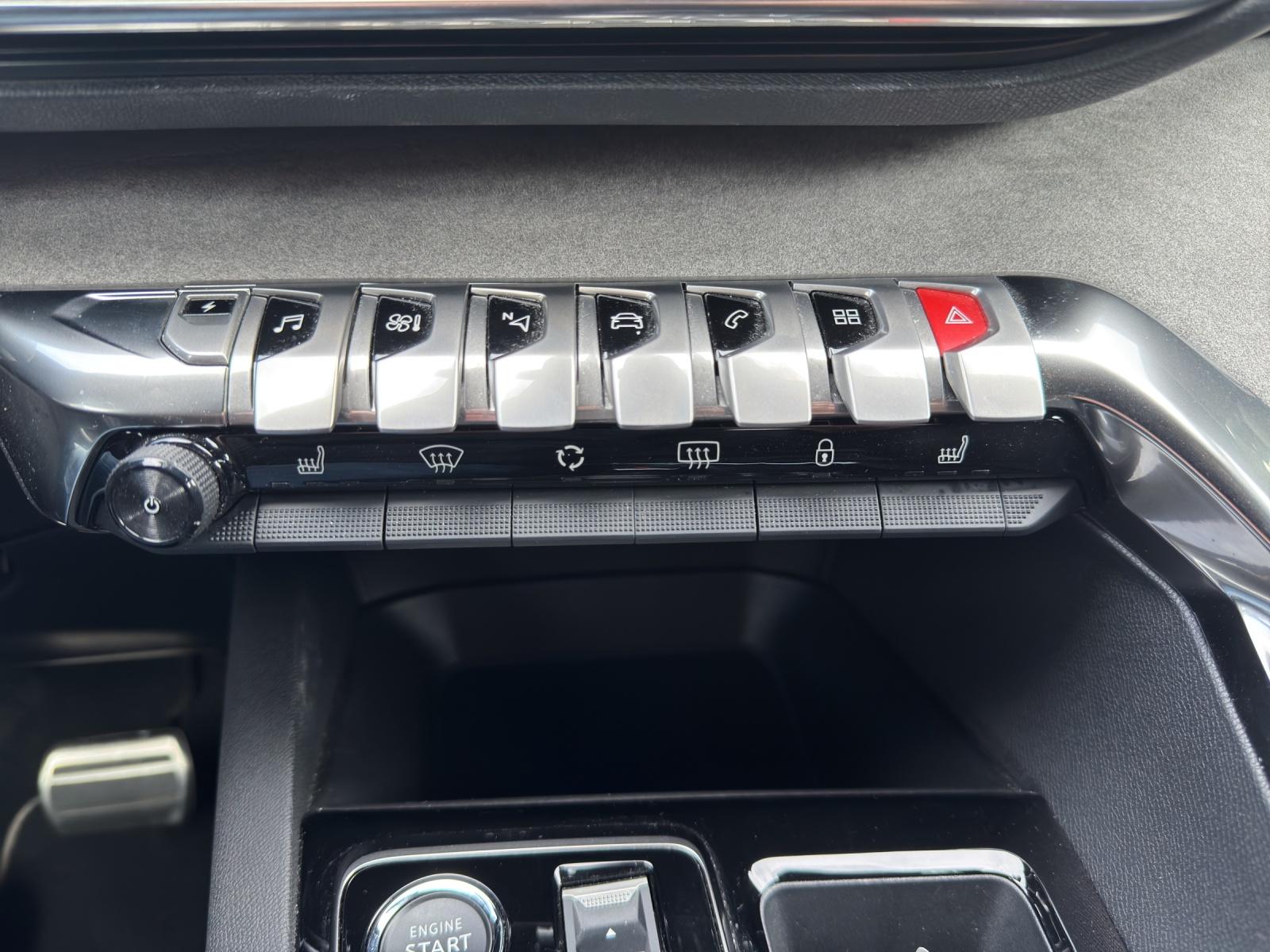 PEUGEOT 3008 GT 1.6 Plug-in Hybrid 4x4-image-27