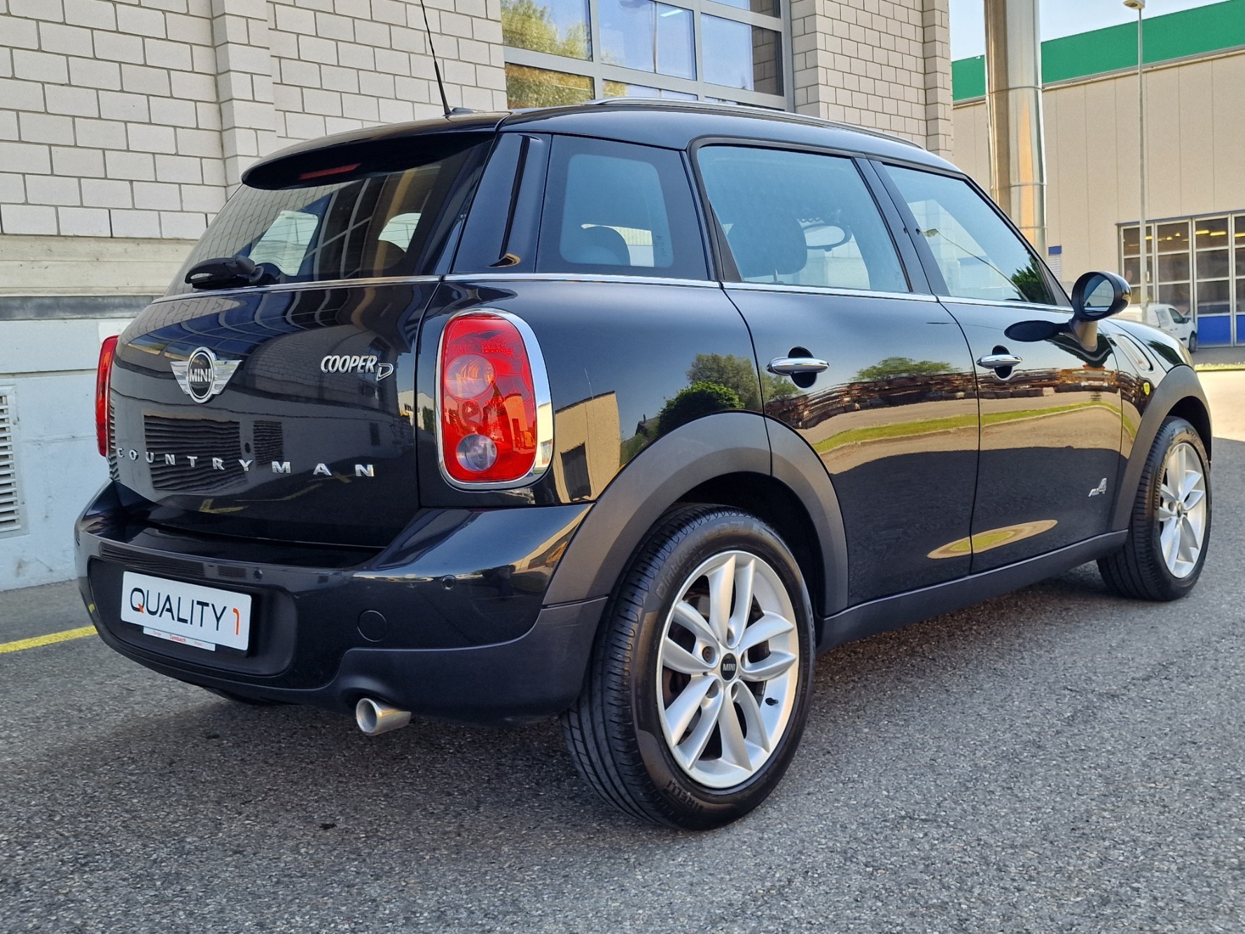 MINI Countryman Cooper D ALL4-image-4