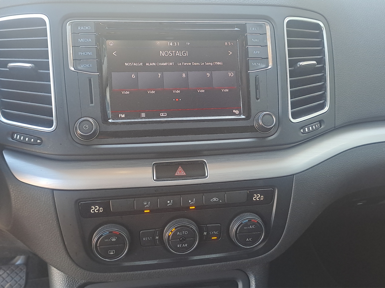 VW Sharan 1.4 TSI BlMT Comfortline DSG-image-10