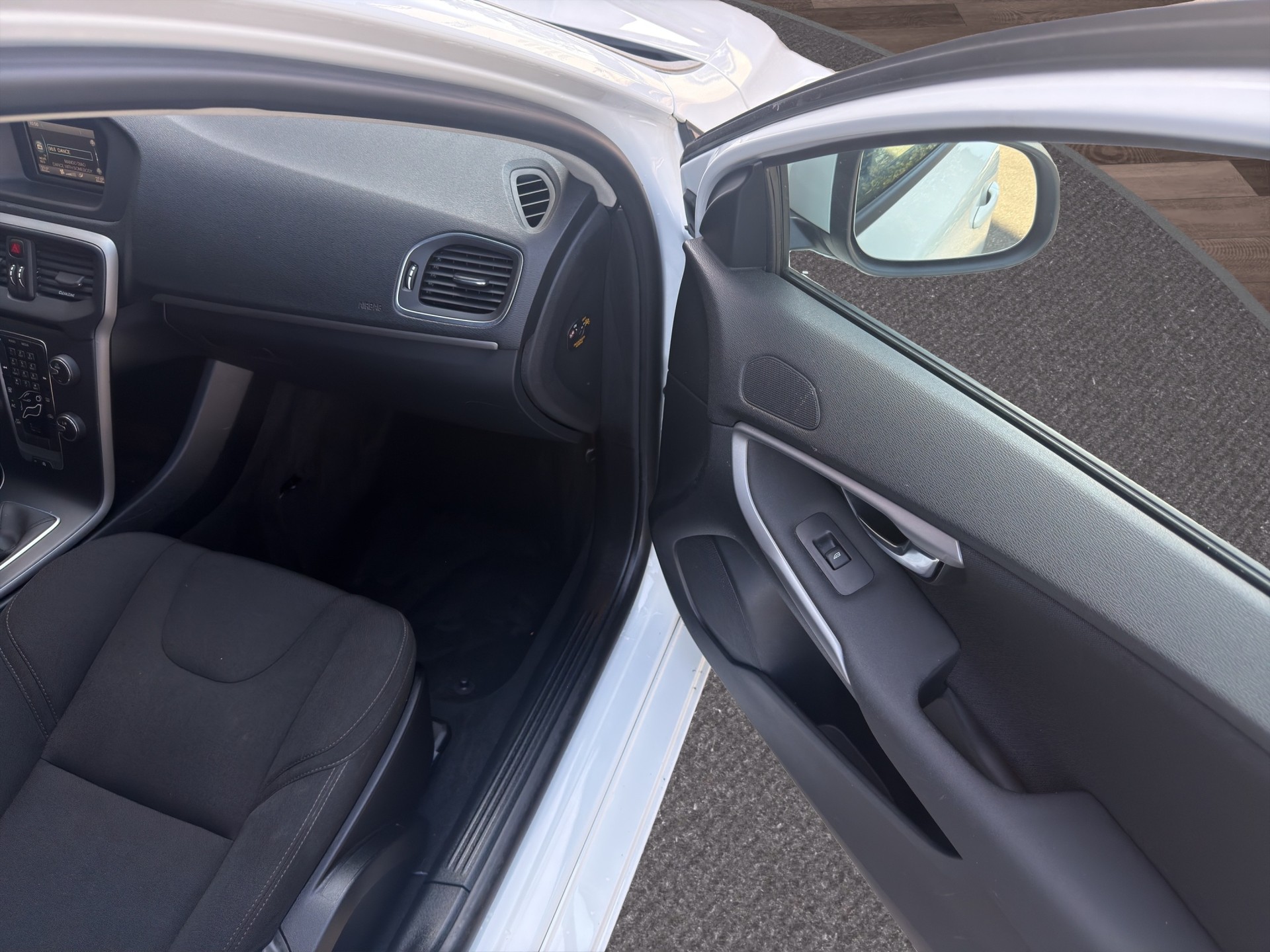 VOLVO V40 D3 Inscription Geartronic-image-20