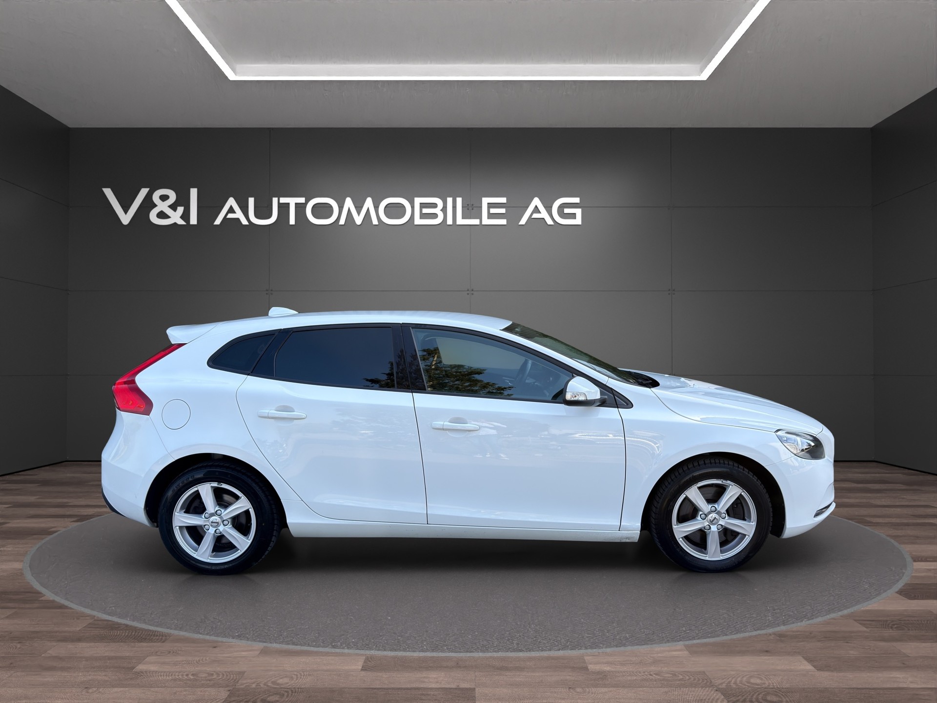 VOLVO V40 D3 Inscription Geartronic-image-7