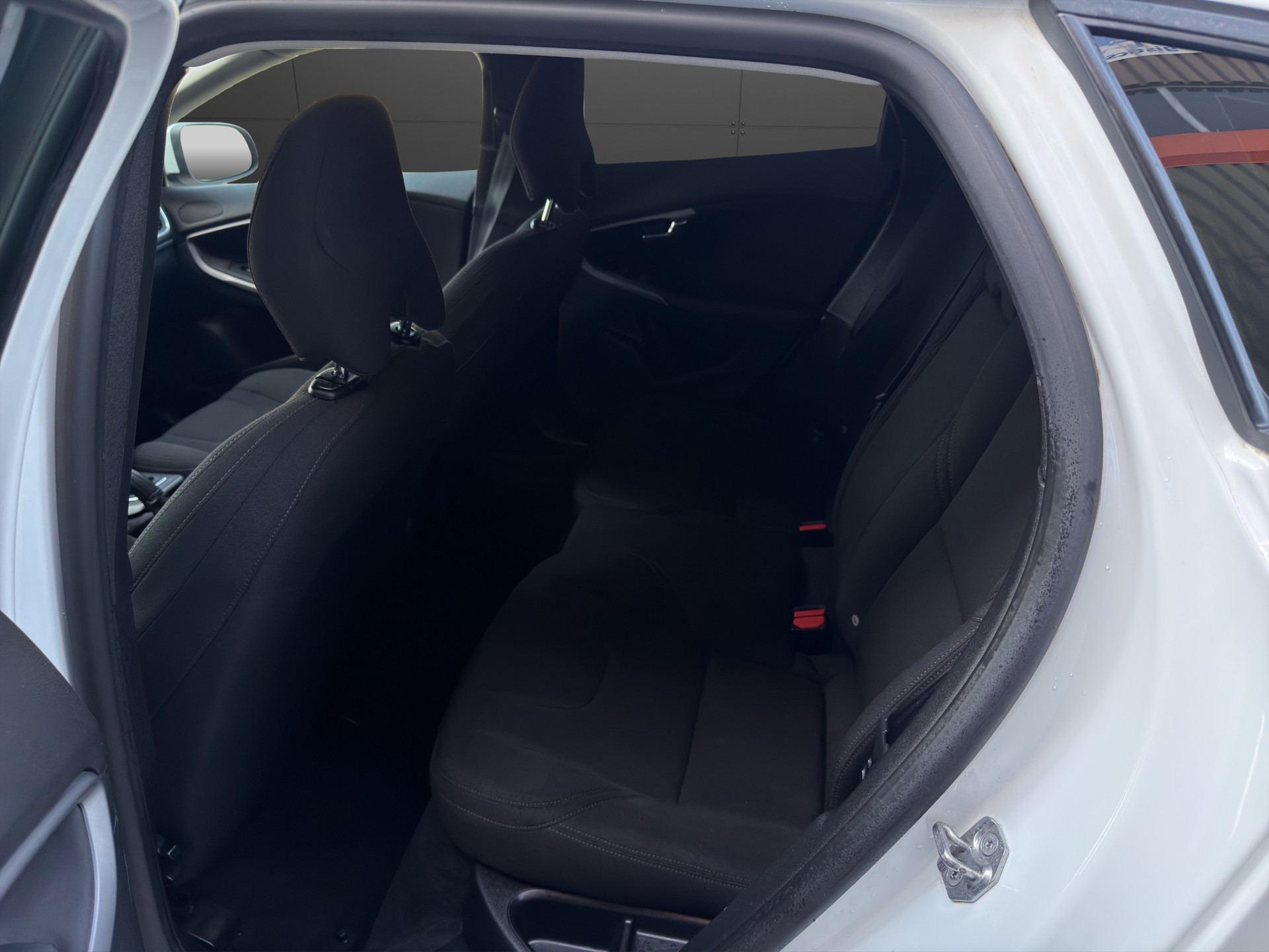 VOLVO V40 D3 Inscription Geartronic-image-22