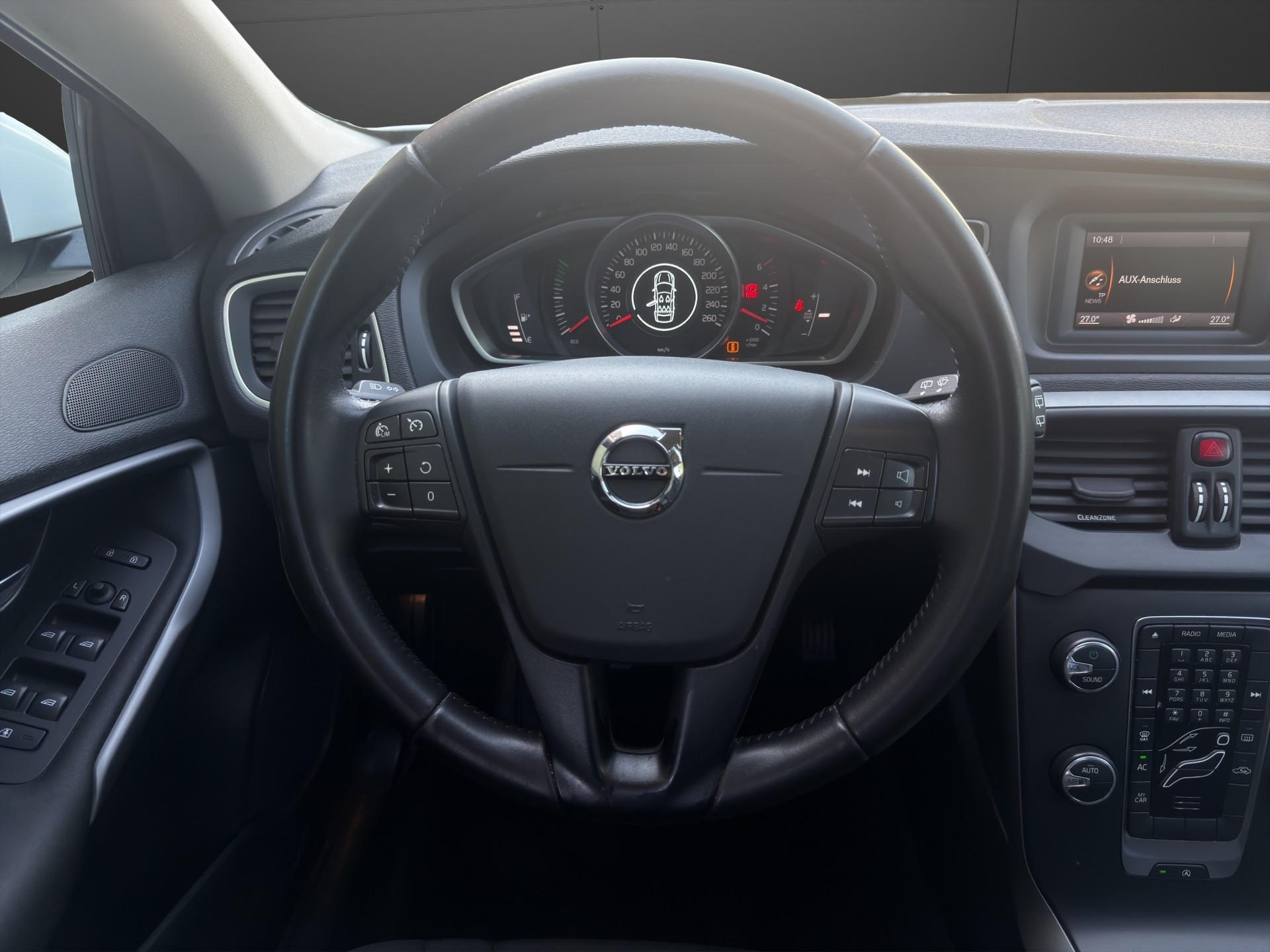 VOLVO V40 D3 Inscription Geartronic-image-11