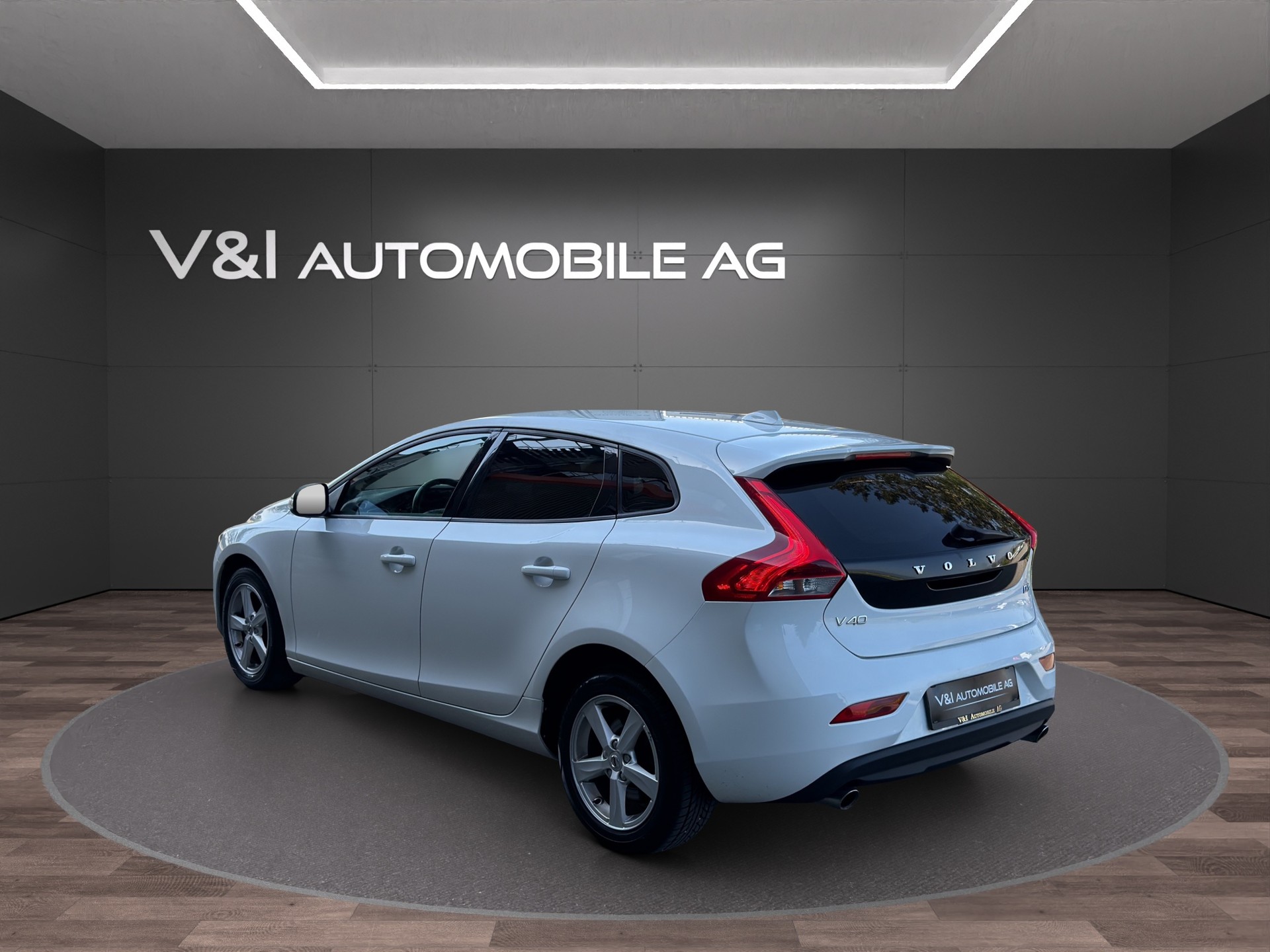 VOLVO V40 D3 Inscription Geartronic-image-3