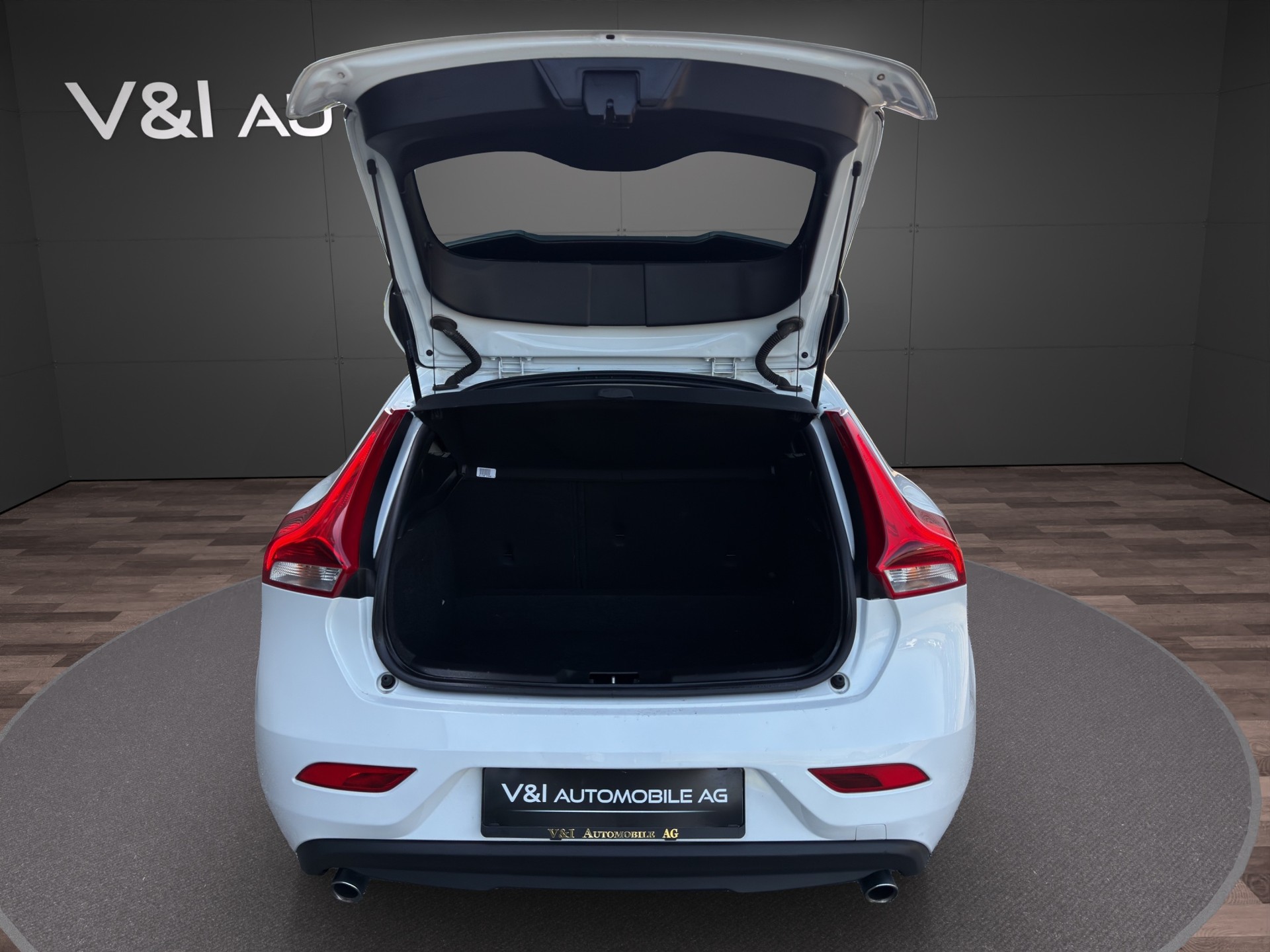 VOLVO V40 D3 Inscription Geartronic-image-23
