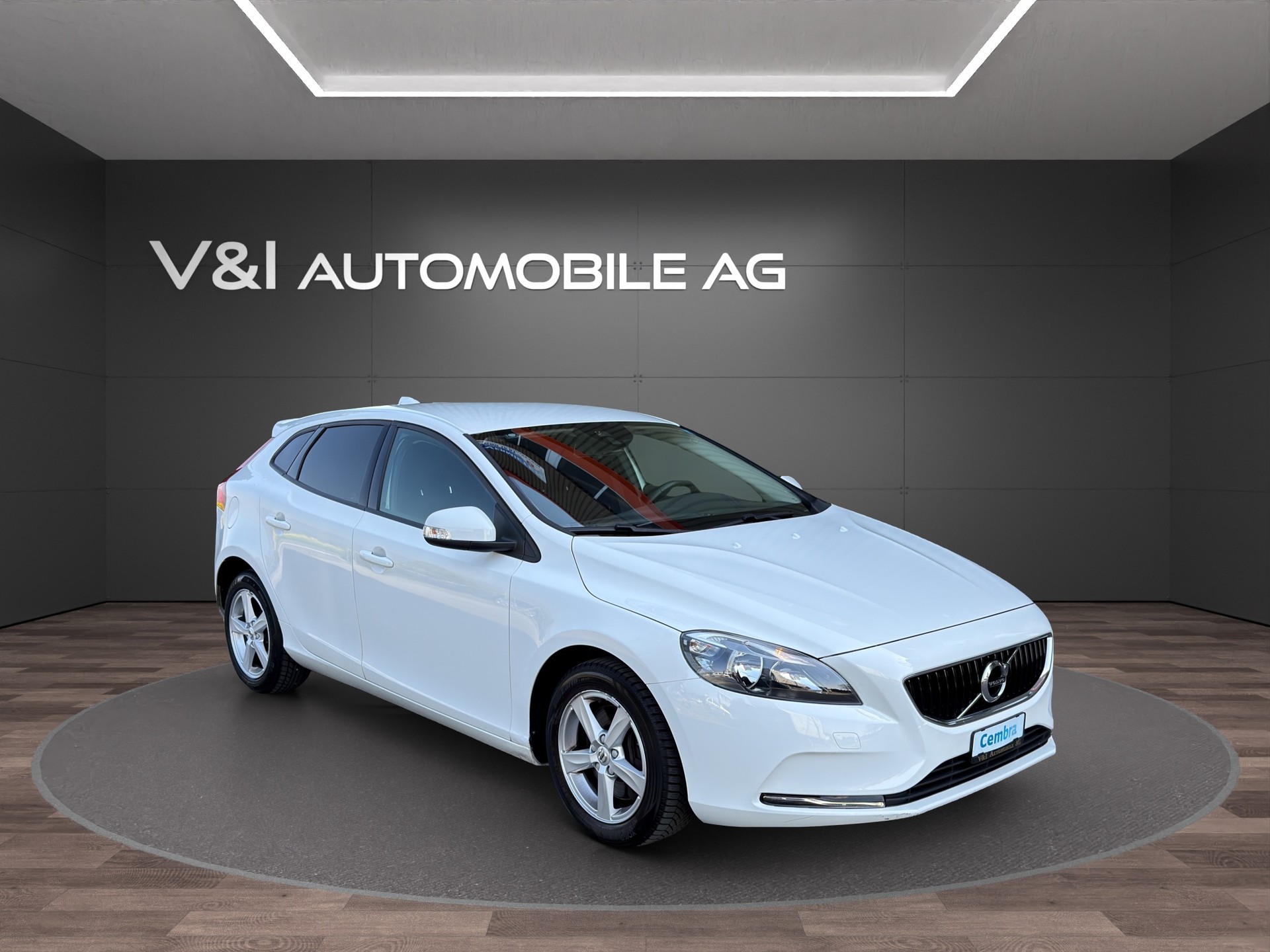 VOLVO V40 D3 Inscription Geartronic-image-1