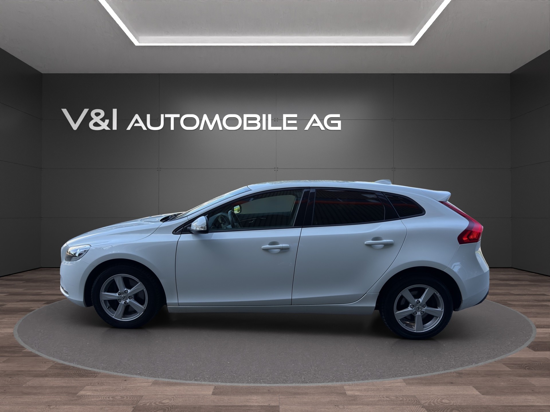VOLVO V40 D3 Inscription Geartronic-image-6