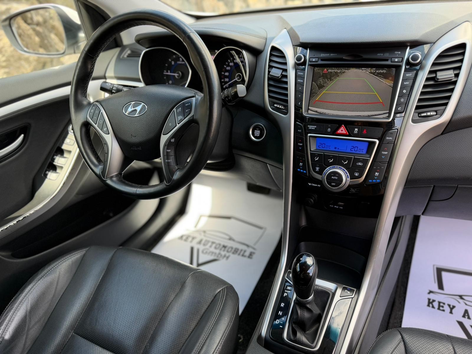 HYUNDAI i30 Wagon 1.6 CRDi Vertex Automatic DCT-image-9