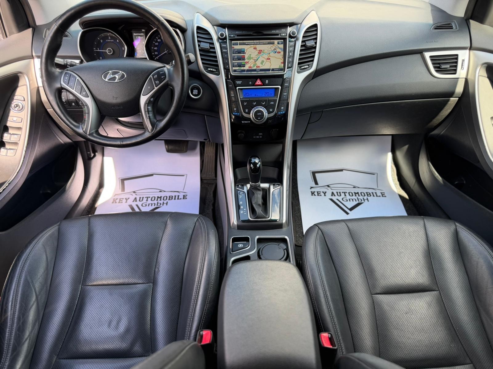 HYUNDAI i30 Wagon 1.6 CRDi Vertex Automatic DCT-image-8