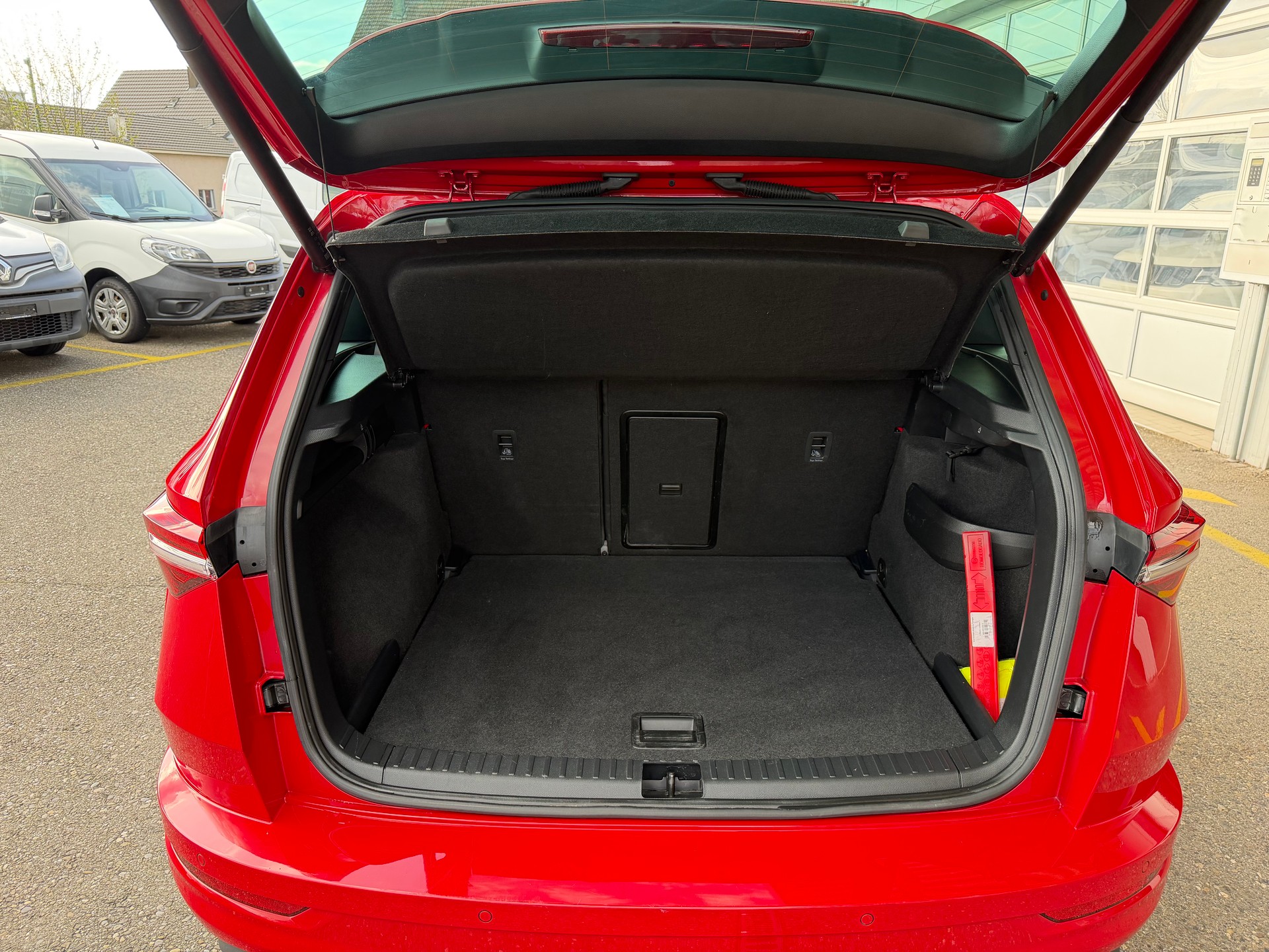 SKODA Karoq 2.0 TDI CR Ambition Sport-Line 4x4 DSG-image-12