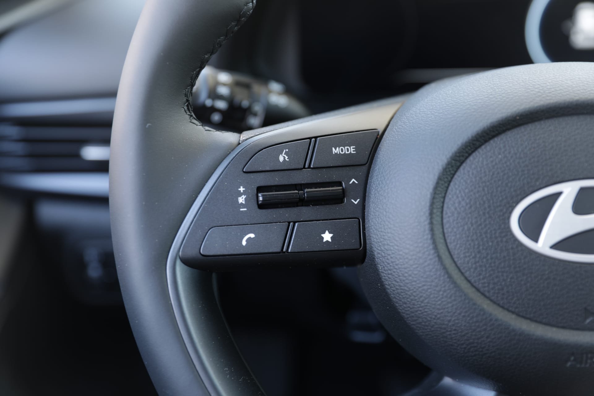 HYUNDAI i20 1.0 T-GDi Amplia DCT-image-10