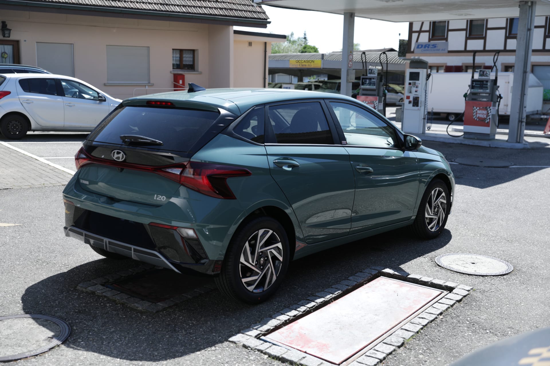 HYUNDAI i20 1.0 T-GDi Amplia DCT-showroom-element-3