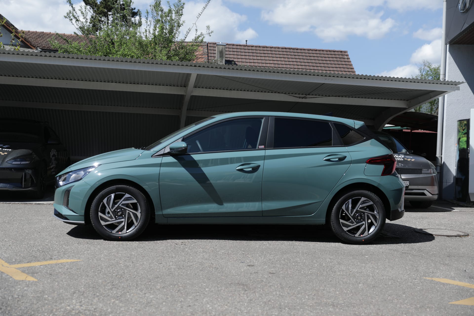 HYUNDAI i20 1.0 T-GDi Amplia DCT-showroom-element-1