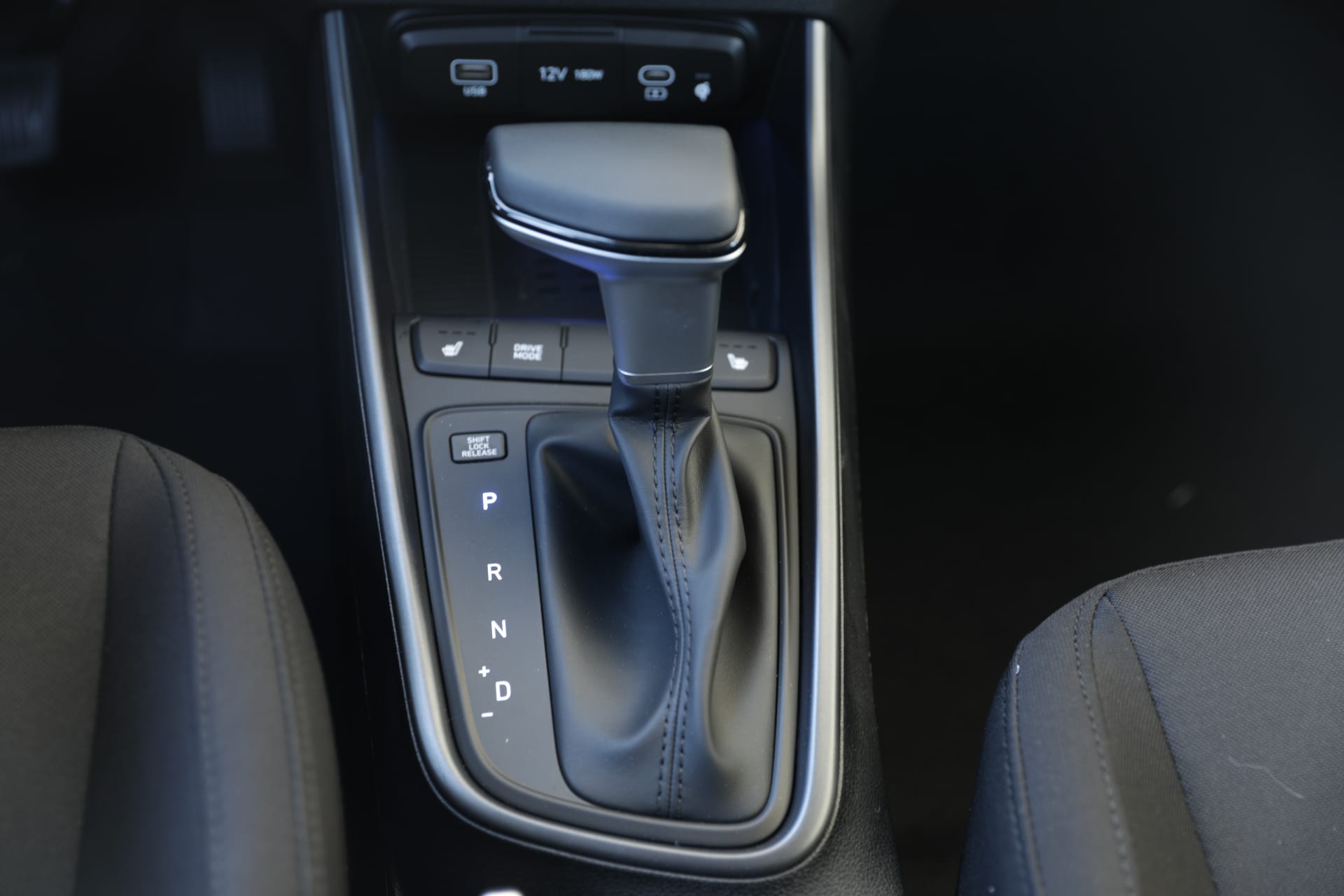 HYUNDAI i20 1.0 T-GDi Amplia DCT-image-18