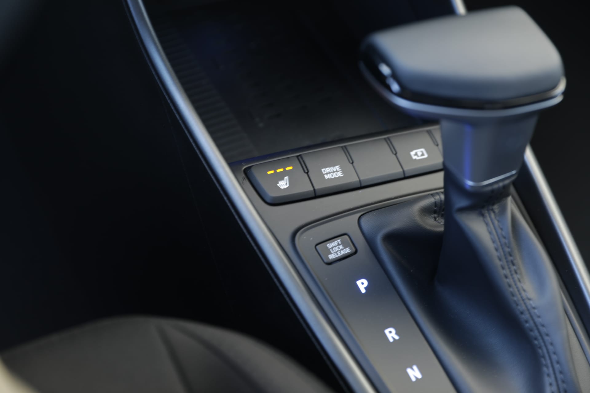 HYUNDAI i20 1.0 T-GDi Amplia DCT-image-19
