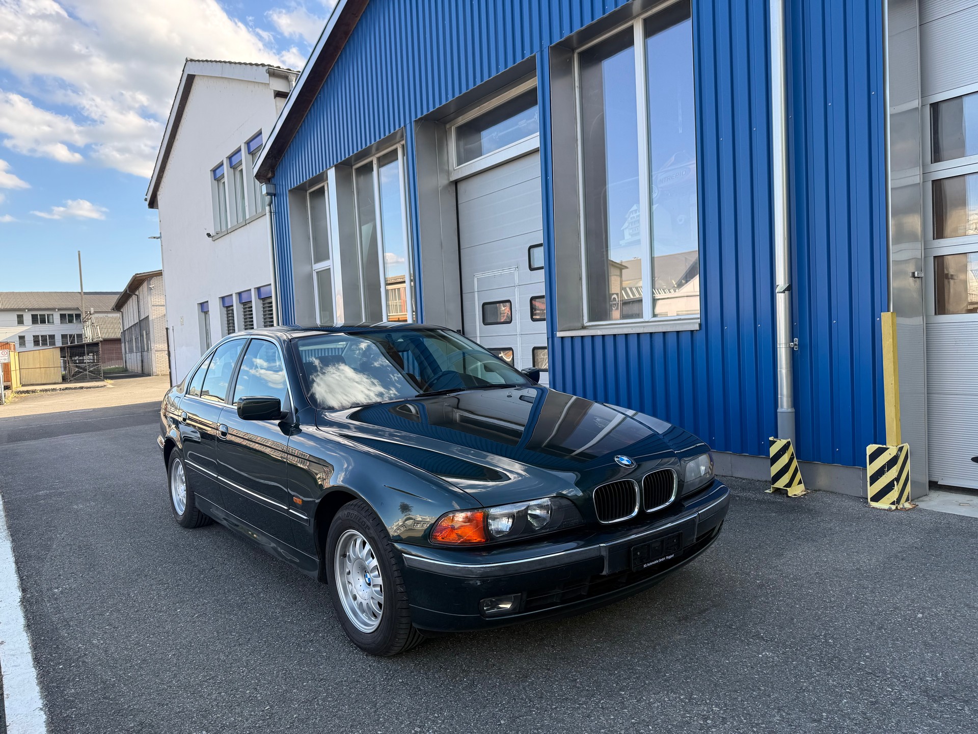 BMW 520i-image-0