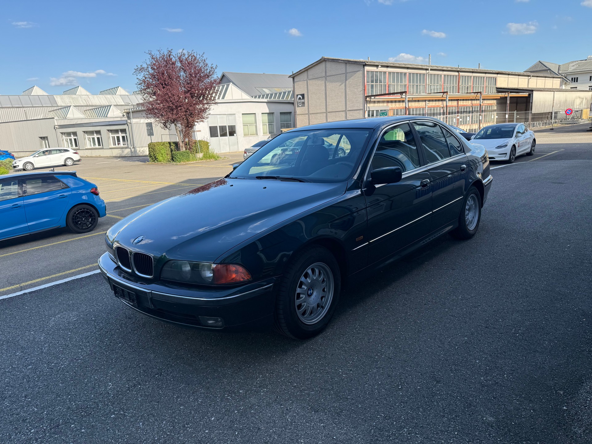 BMW 520i-image-1