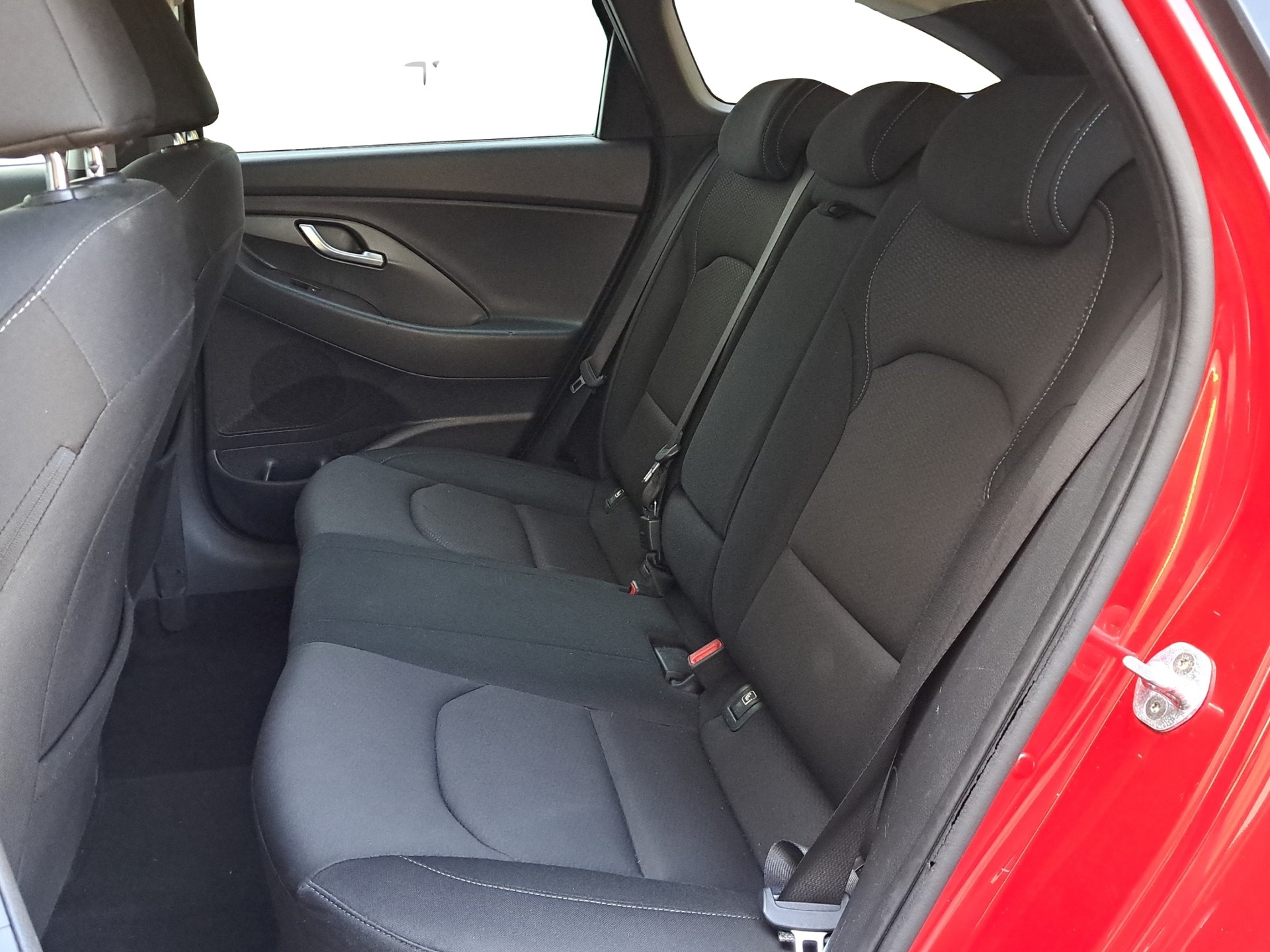 HYUNDAI i30 1.4 T-GDI Launch DCT-image-10