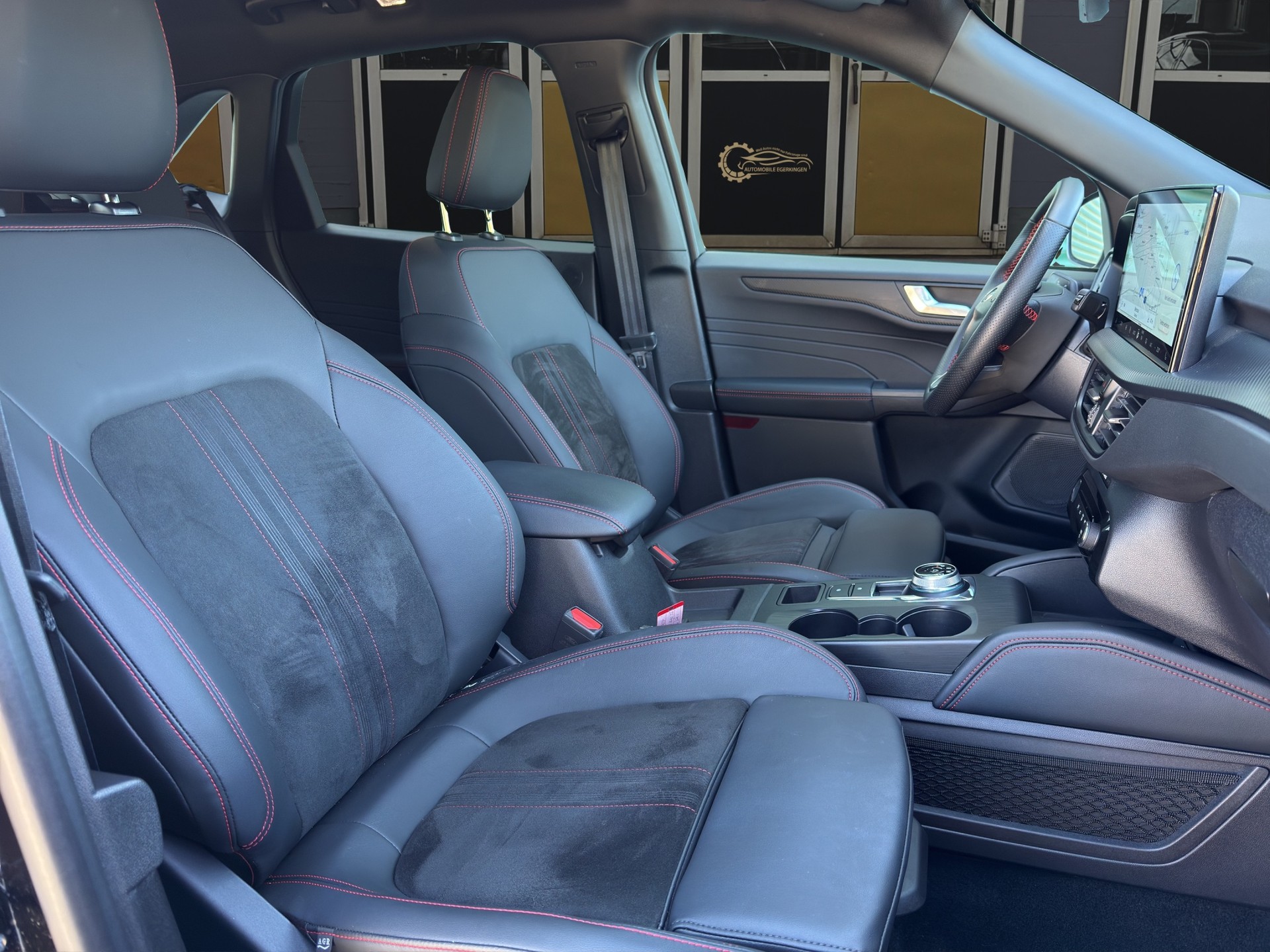 FORD Kuga 2.5 Plug-in Hybrid ST-Line X-image-9