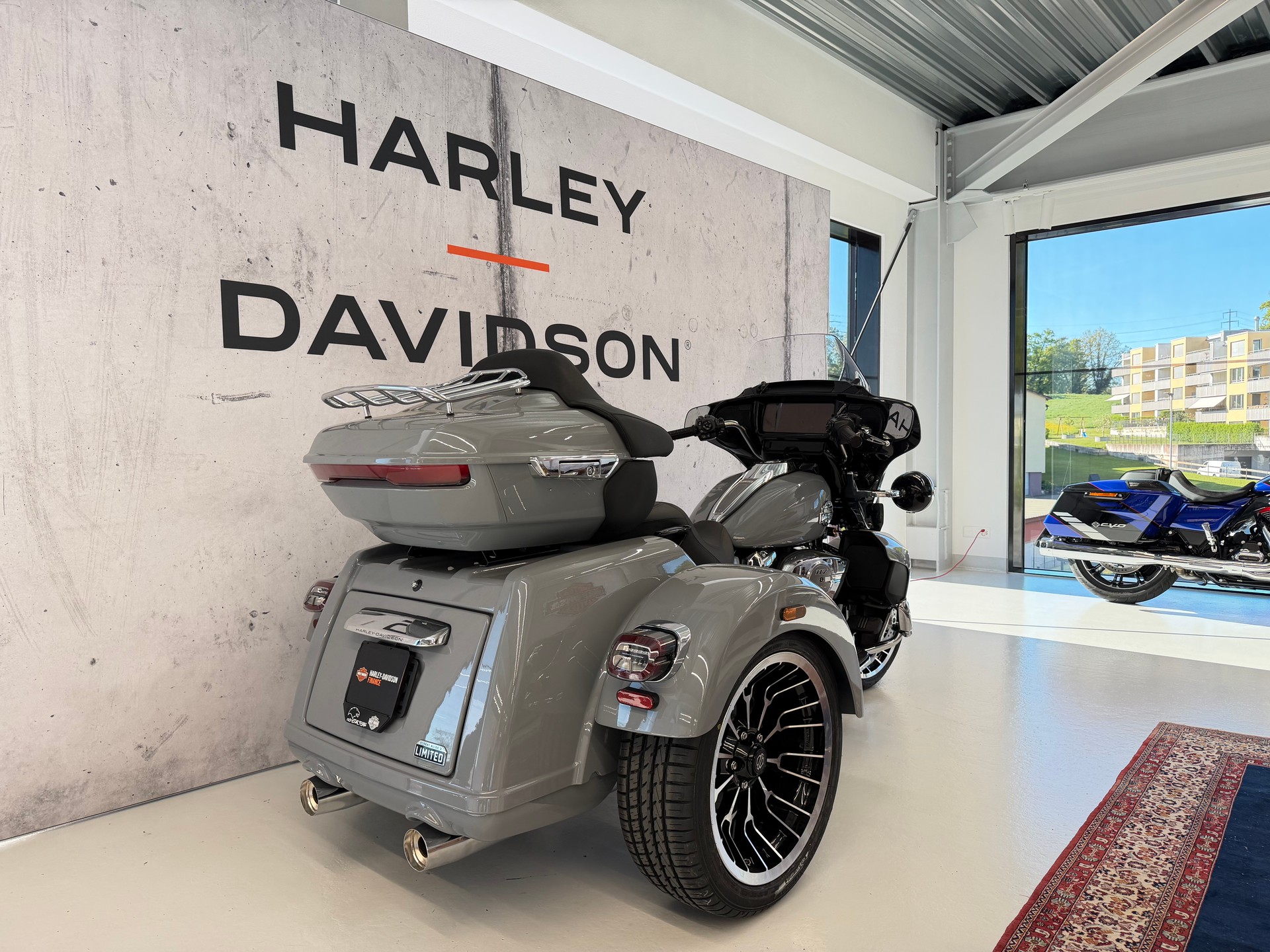 HARLEY-DAVIDSON FLHLT STREET GLIDE TRIKE-showroom-element-2