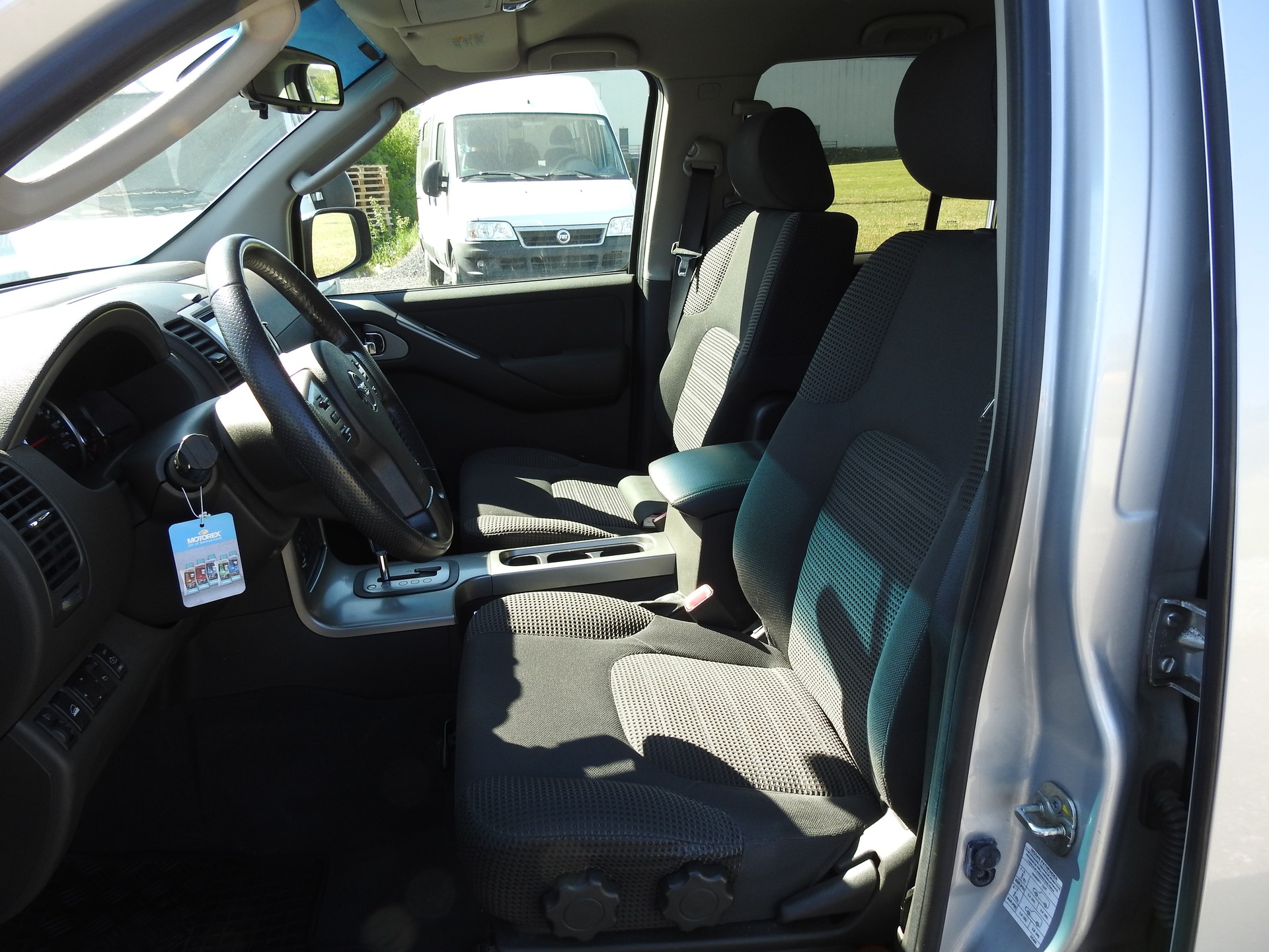 NISSAN Pathfinder 2.5 dCi SE-image-14