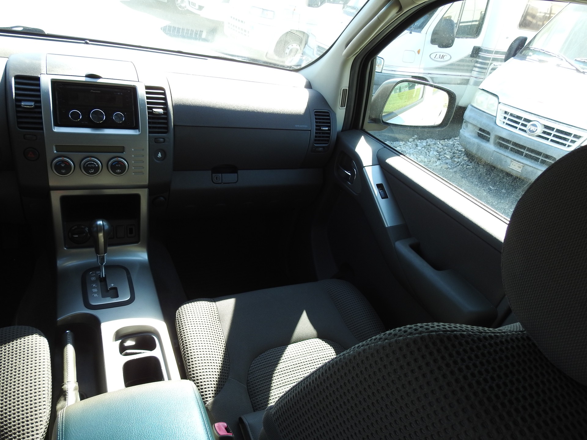NISSAN Pathfinder 2.5 dCi SE-image-19