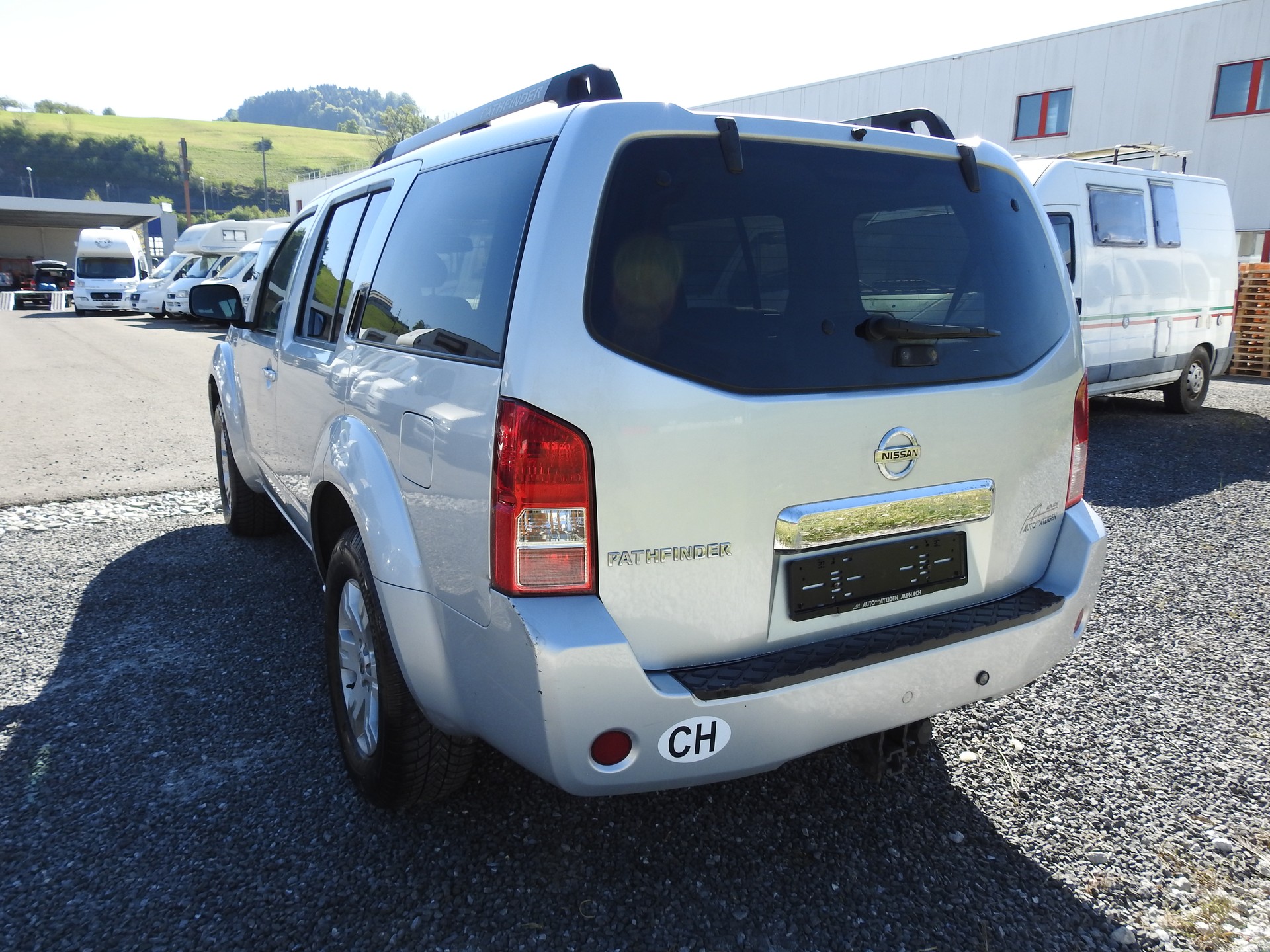 NISSAN Pathfinder 2.5 dCi SE-image-3