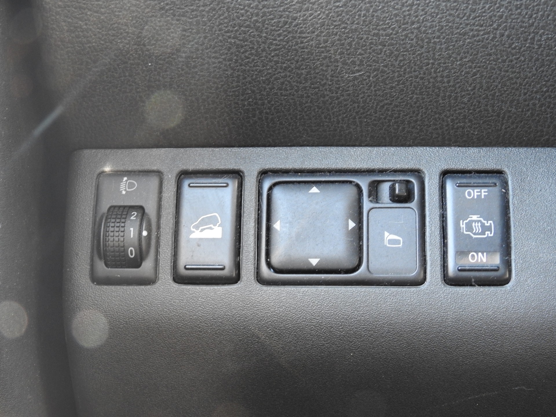 NISSAN Pathfinder 2.5 dCi SE-image-27