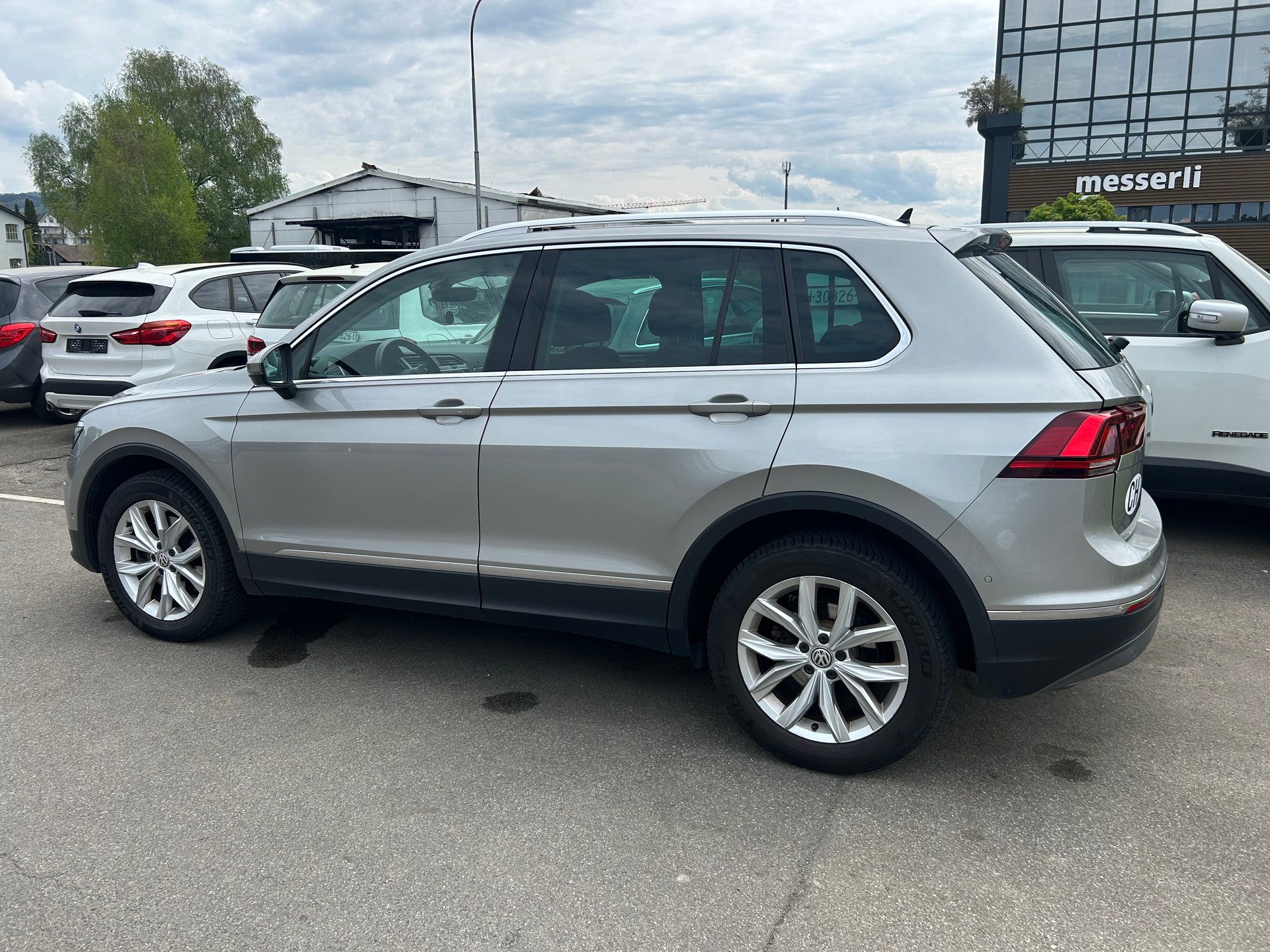 VW Tiguan 2.0TSI Highline 4Motion-image-16