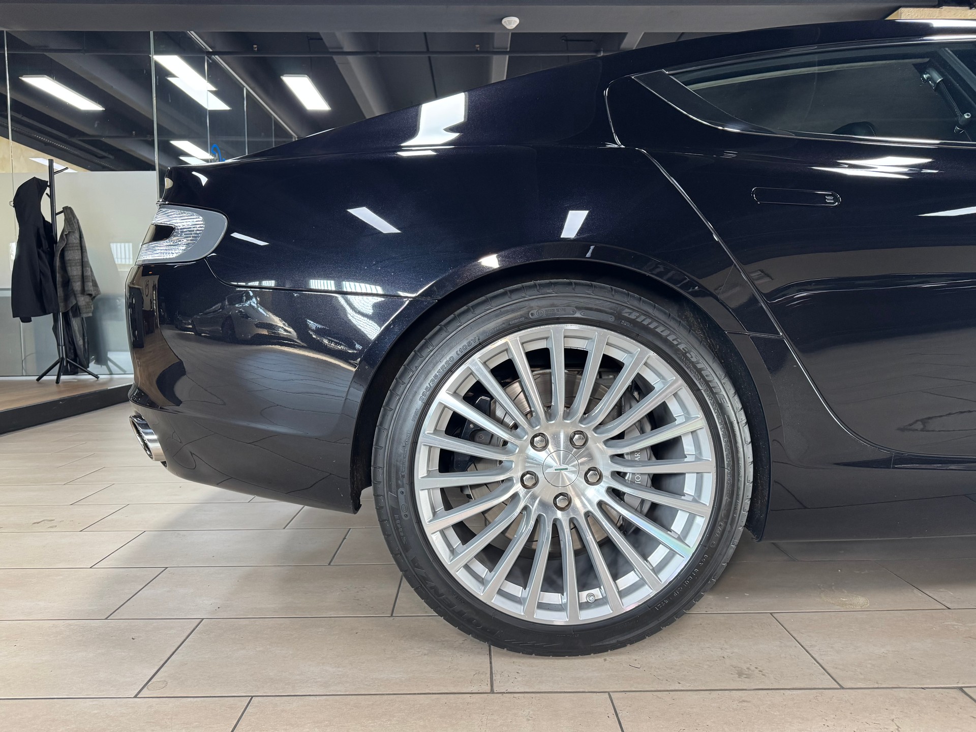 ASTON MARTIN Rapide 5.9 V12 Touchtronic 2-image-8