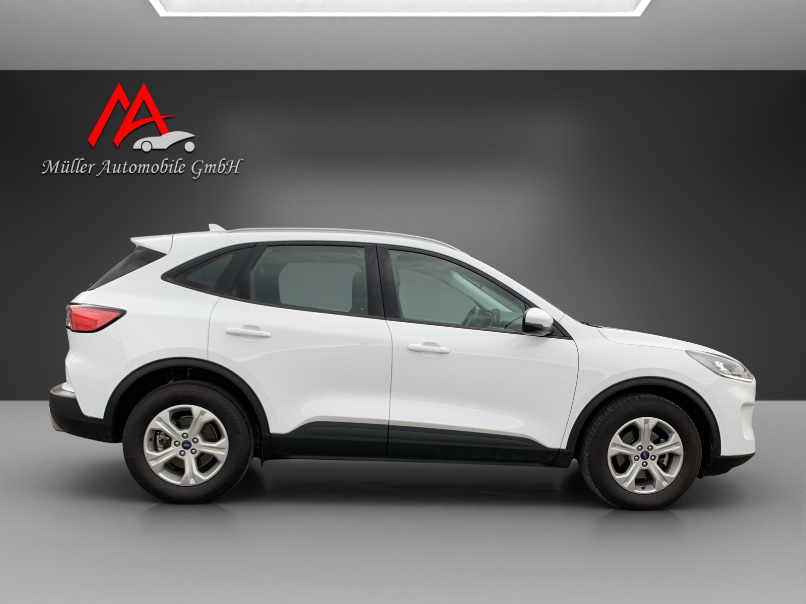 FORD Kuga 1.5 TDCi Cool & Connect 2WD Automat-image-4