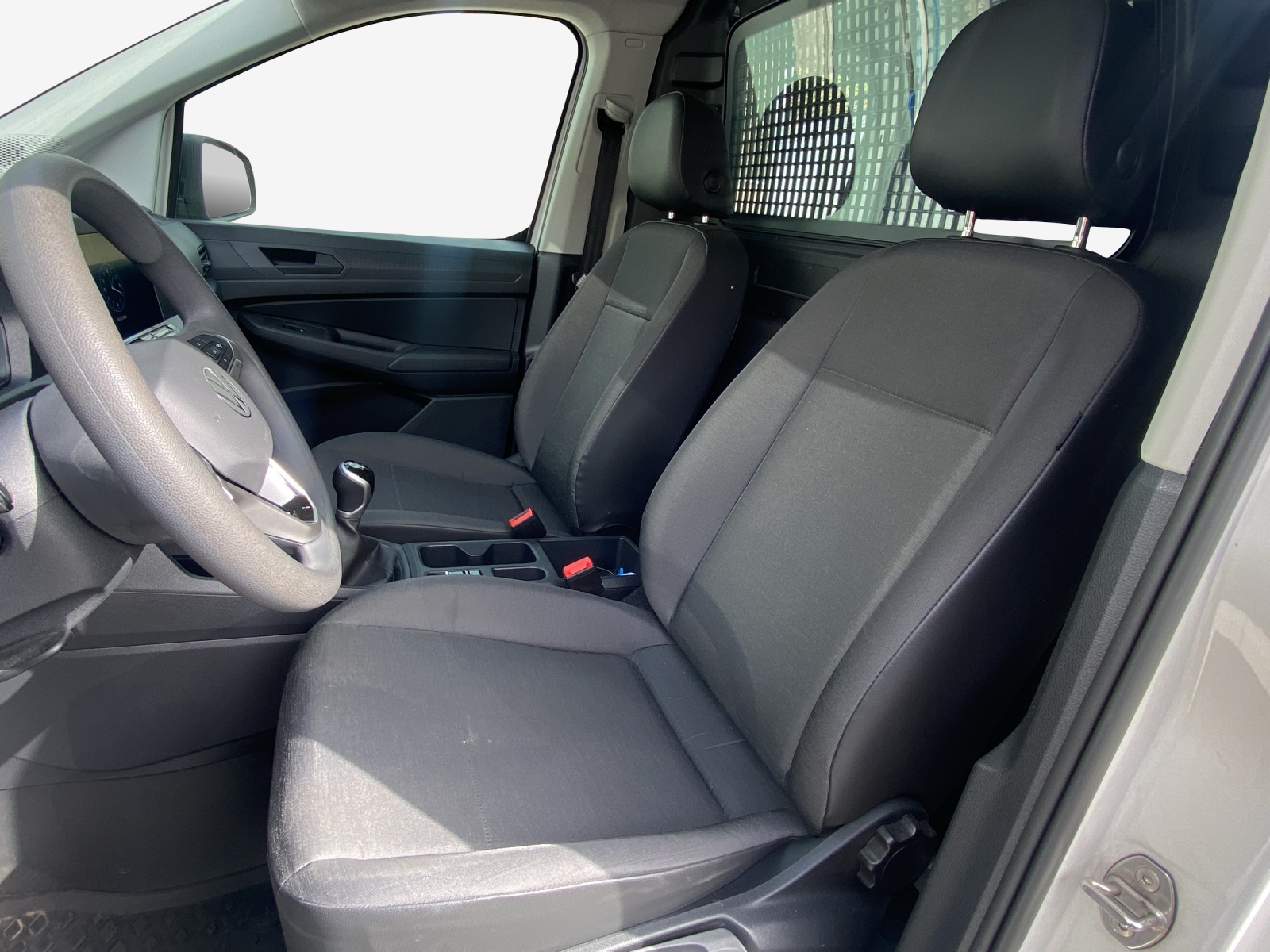 VW Caddy Cargo 2.0TDI 4Motion-image-7