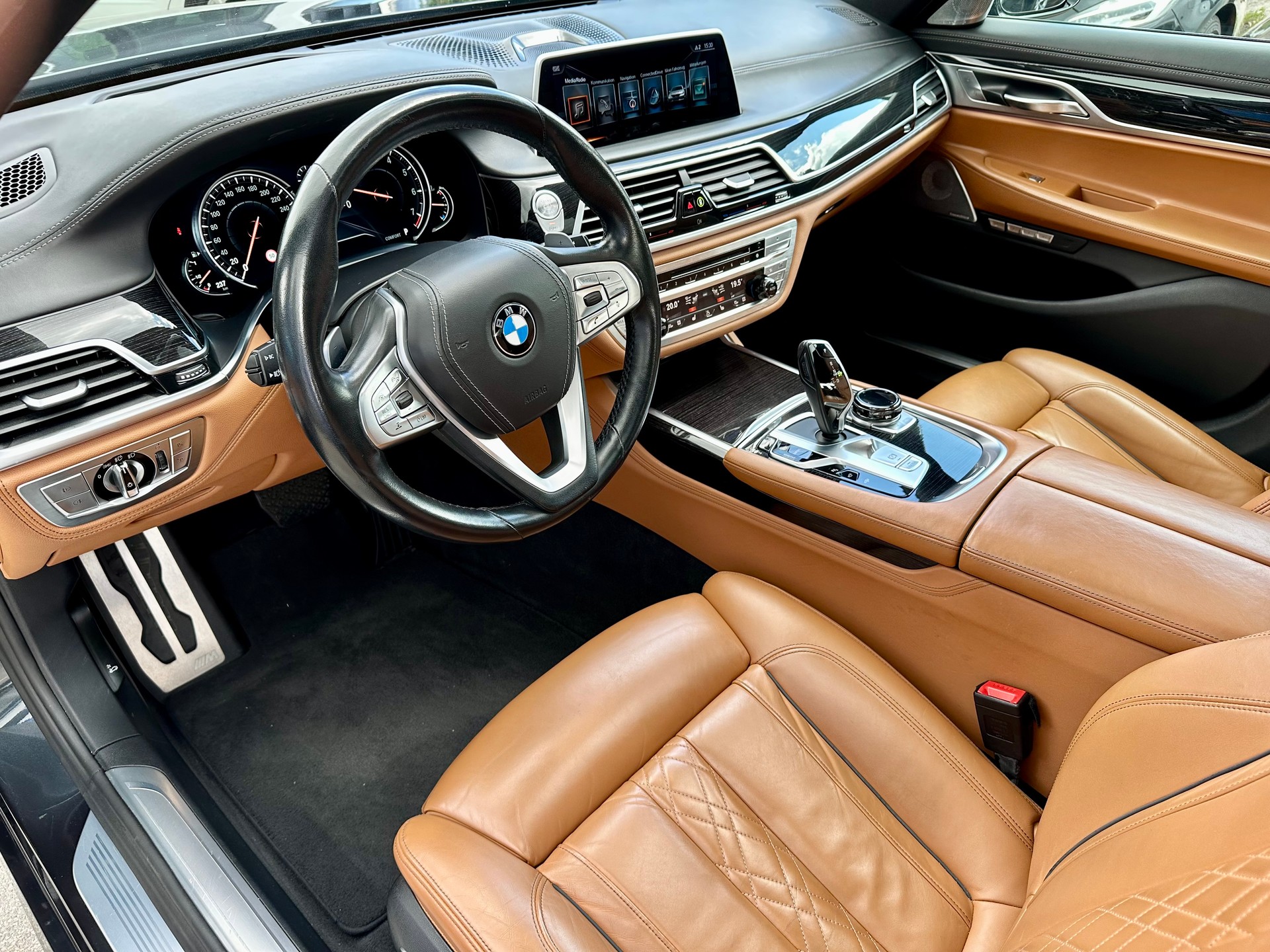 BMW 750Li xDrive-image-8
