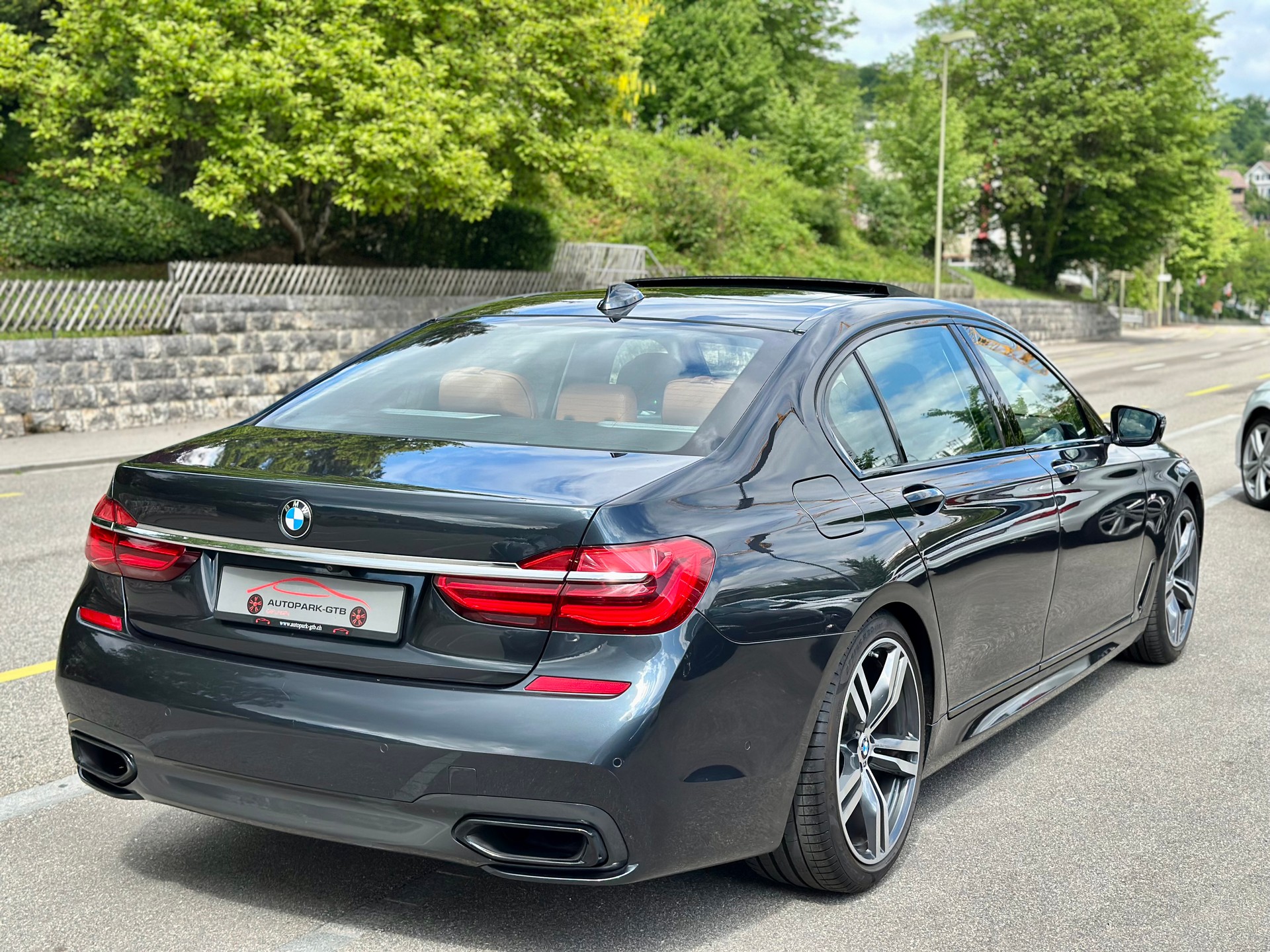 BMW 750Li xDrive-image-6