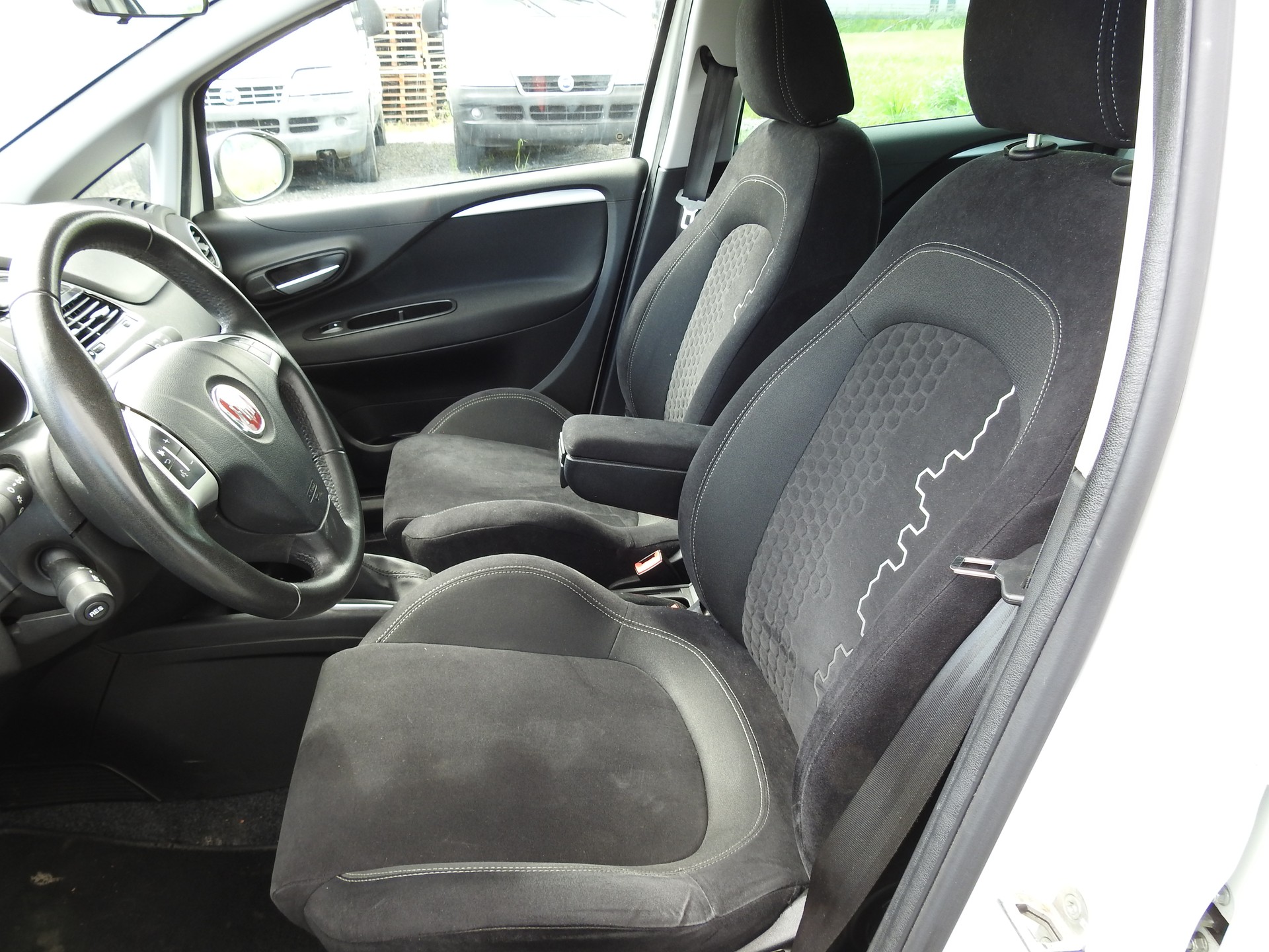FIAT Punto 0.9 Twinair Young-image-12