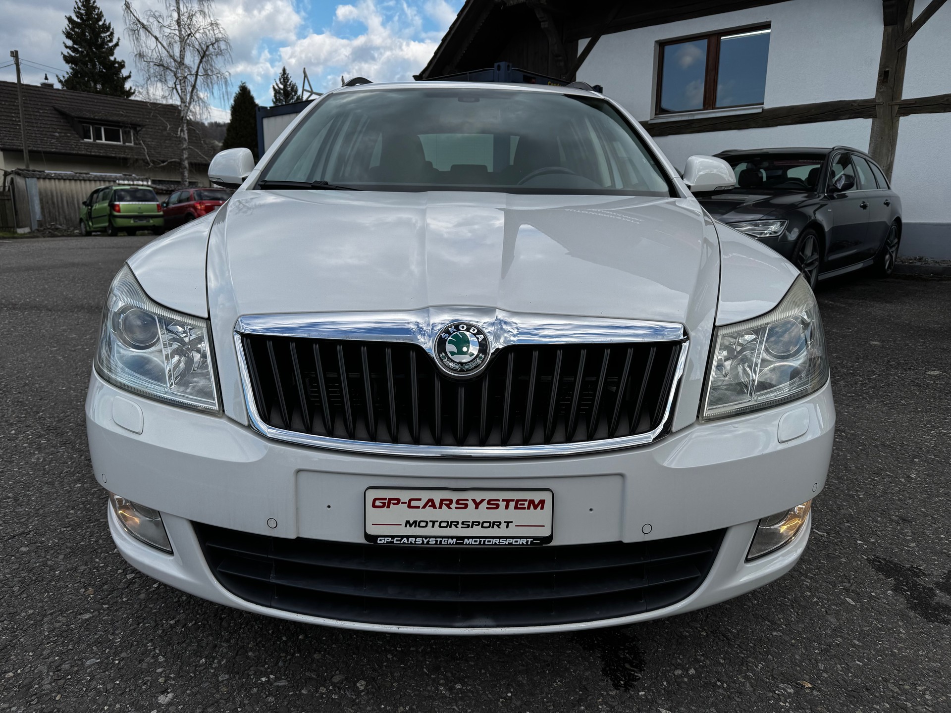 SKODA Octavia Combi 2.0 TDI Elegance DSG-image-6