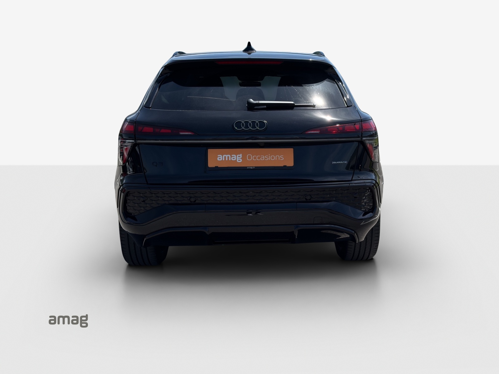 AUDI Q3 SUV TFSI quattro 195 kW S tronic-image-3