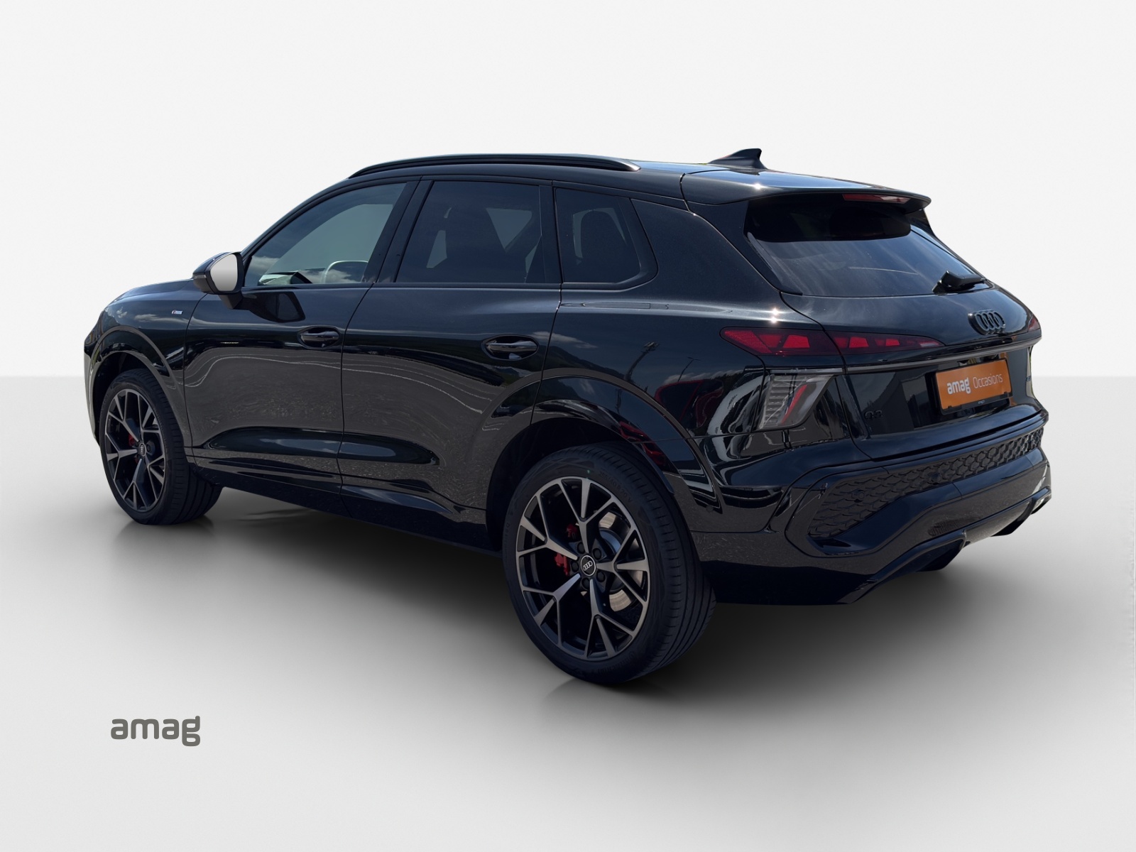 AUDI Q3 SUV TFSI quattro 195 kW S tronic-image-2