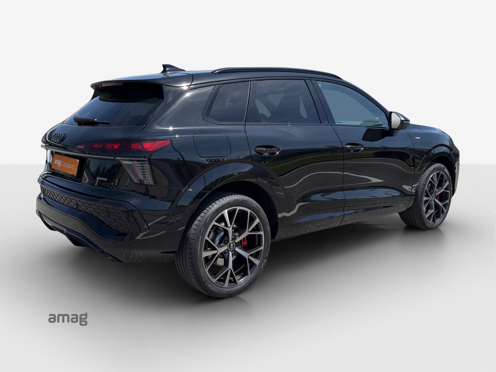 AUDI Q3 SUV TFSI quattro 195 kW S tronic-image-4