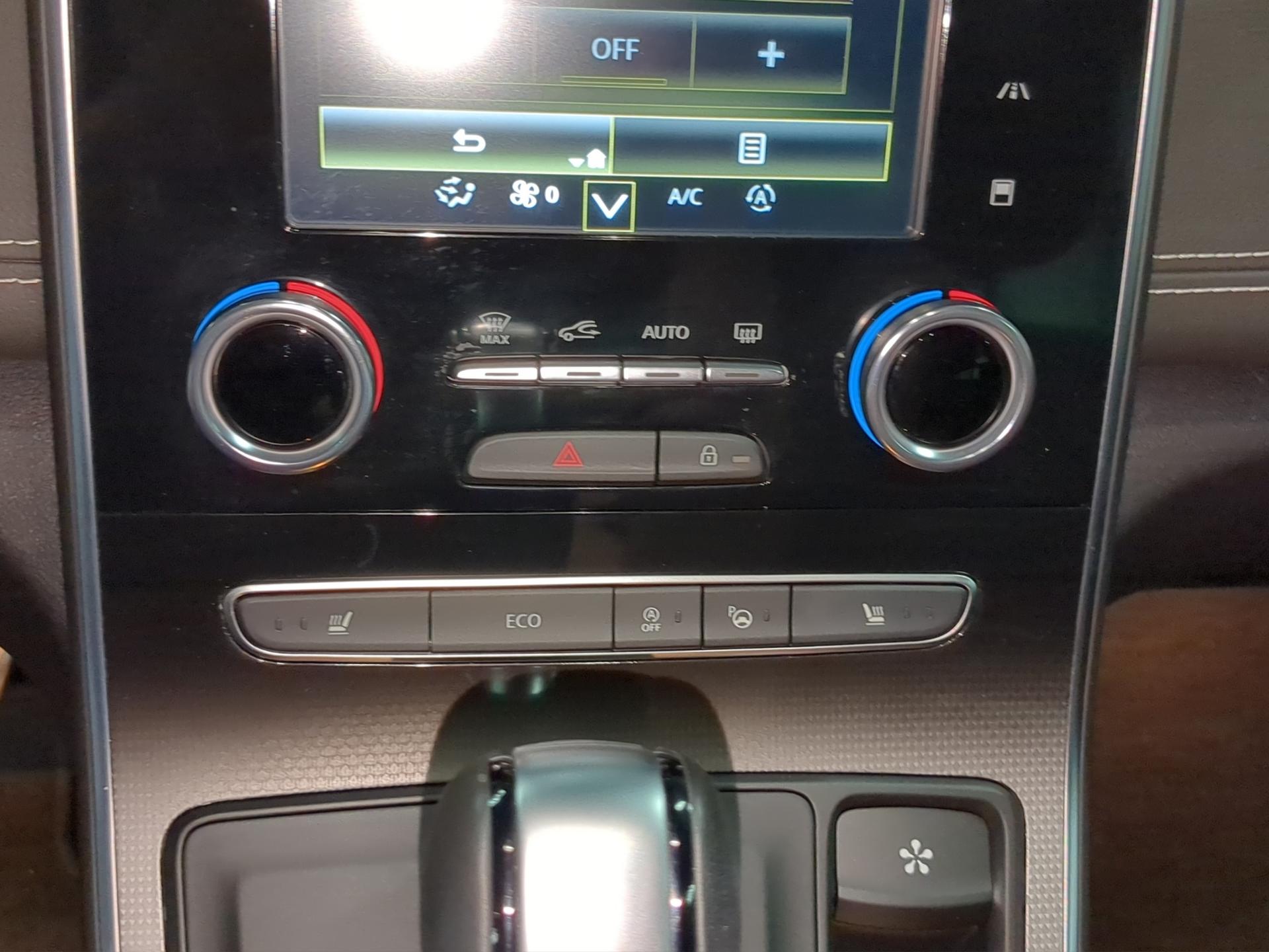 RENAULT Scénic 1.3 16V Turbo Black Edition EDC-image-18