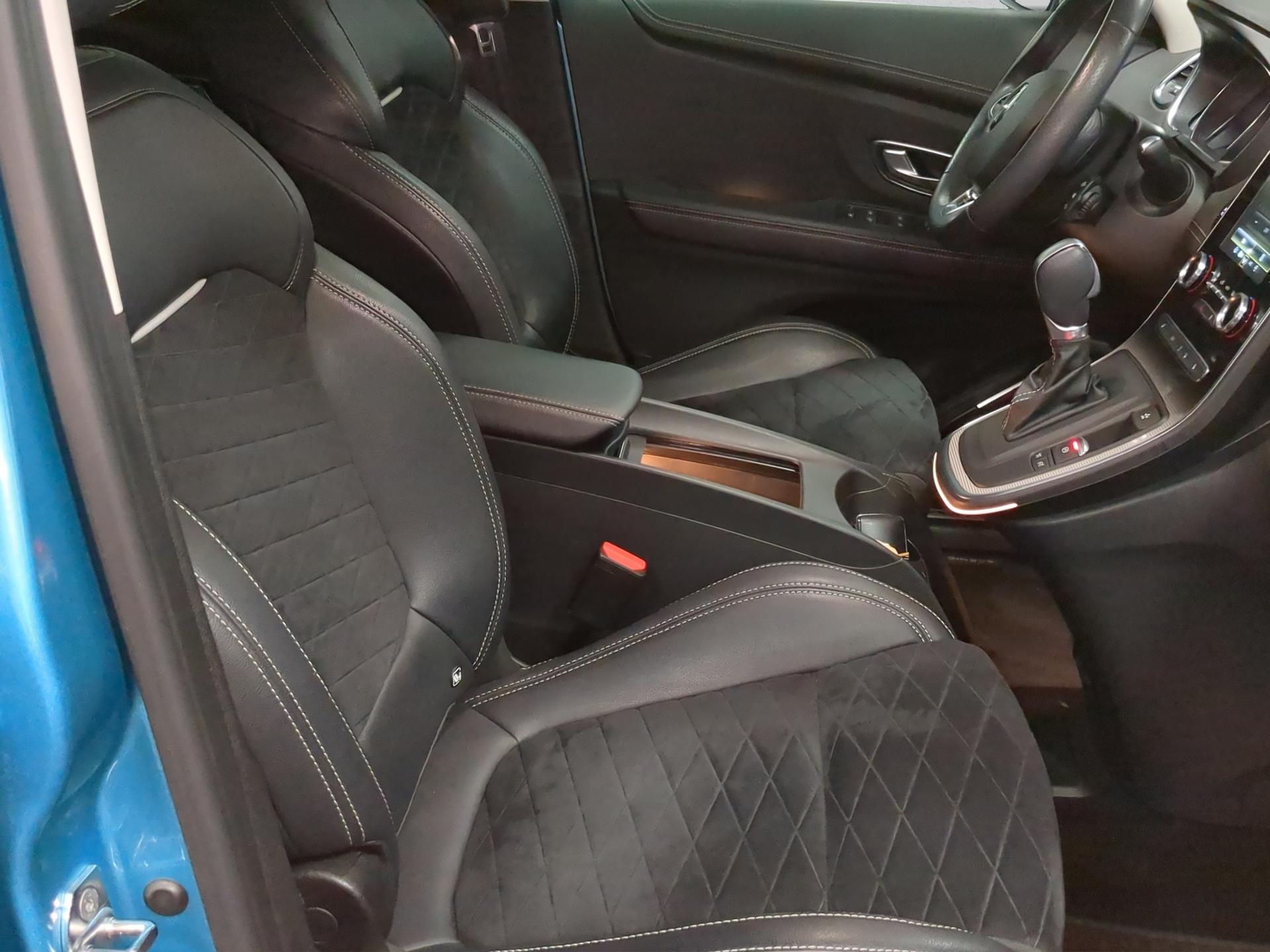 RENAULT Scénic 1.3 16V Turbo Black Edition EDC-image-14