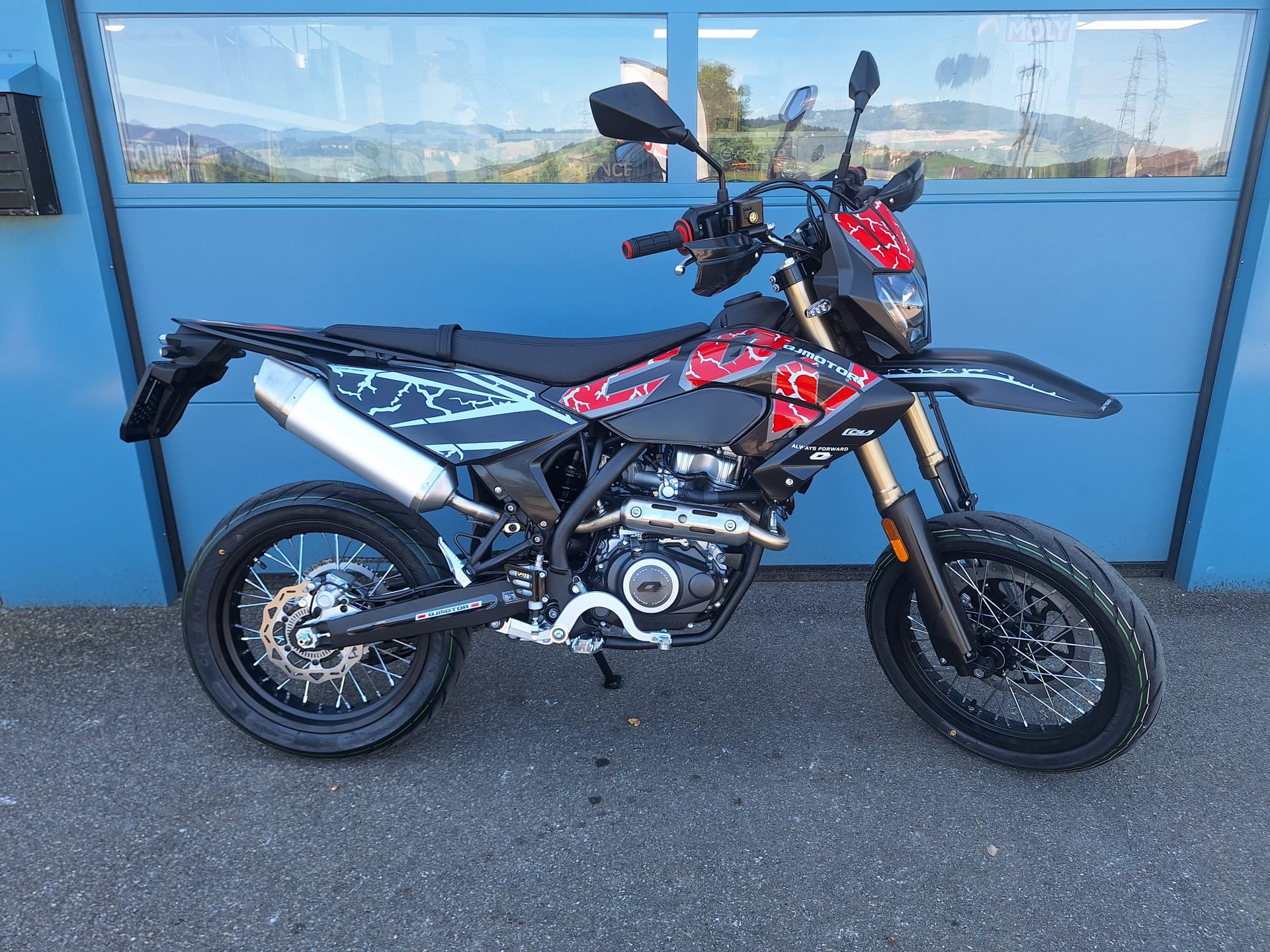 QJ COV 125 SM