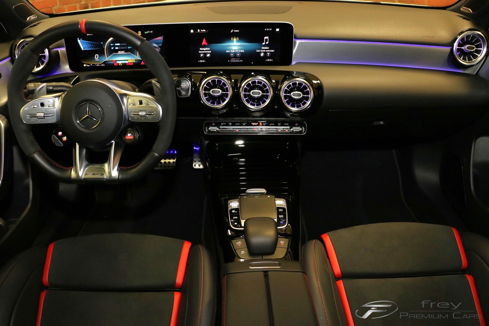 MERCEDES-BENZ A 45 S AMG 4Matic+ Speedshift-image-15